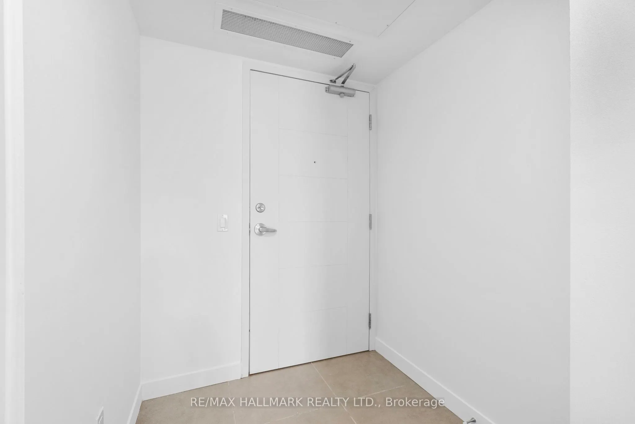 308 Lester Street, #202