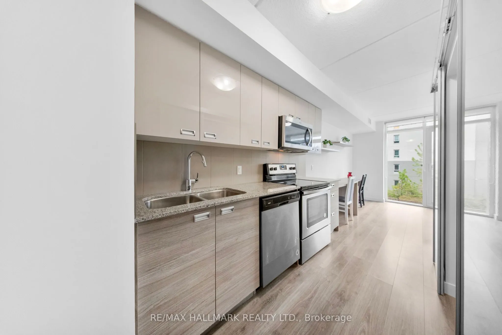 308 Lester Street, #202