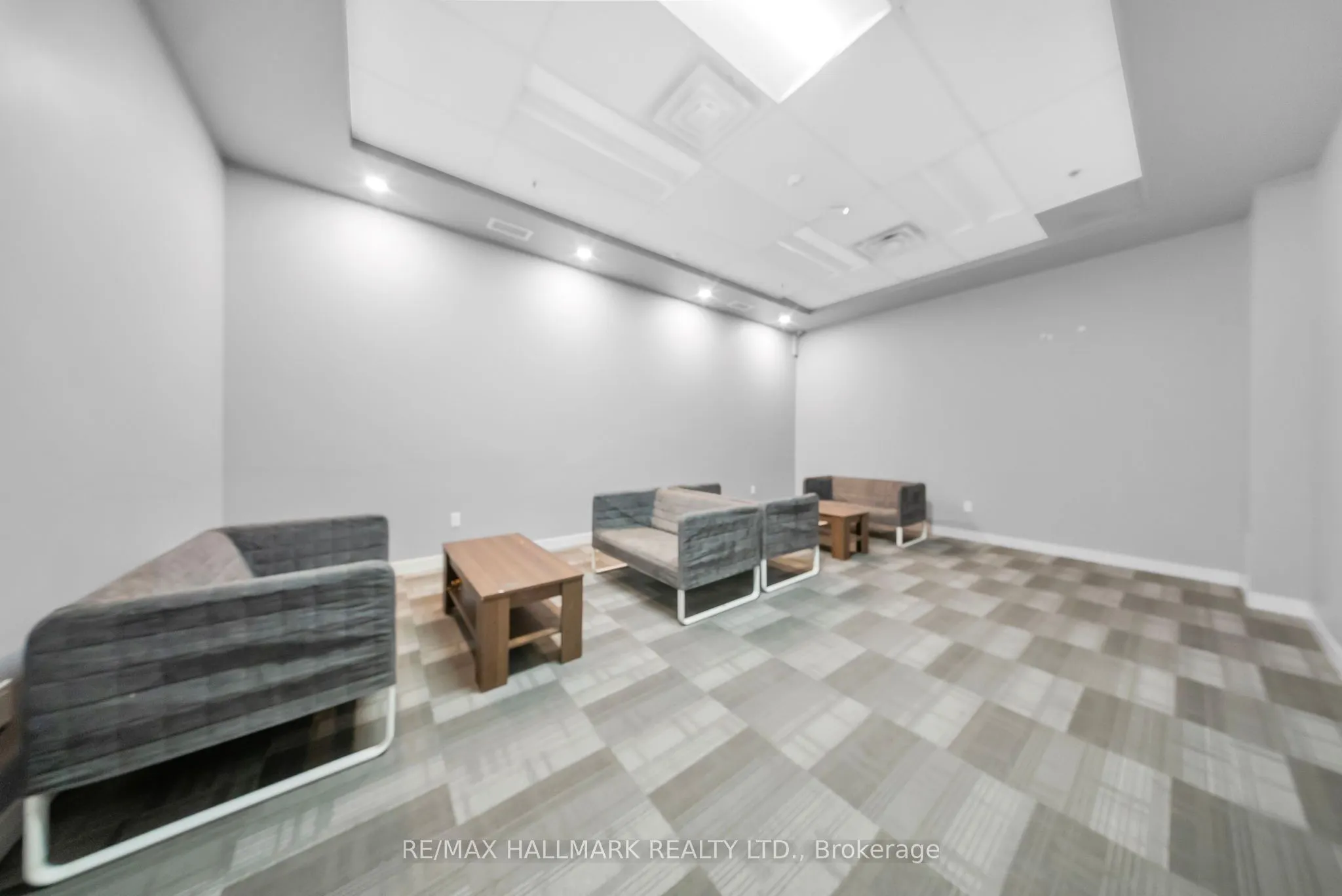 308 Lester Street, #202