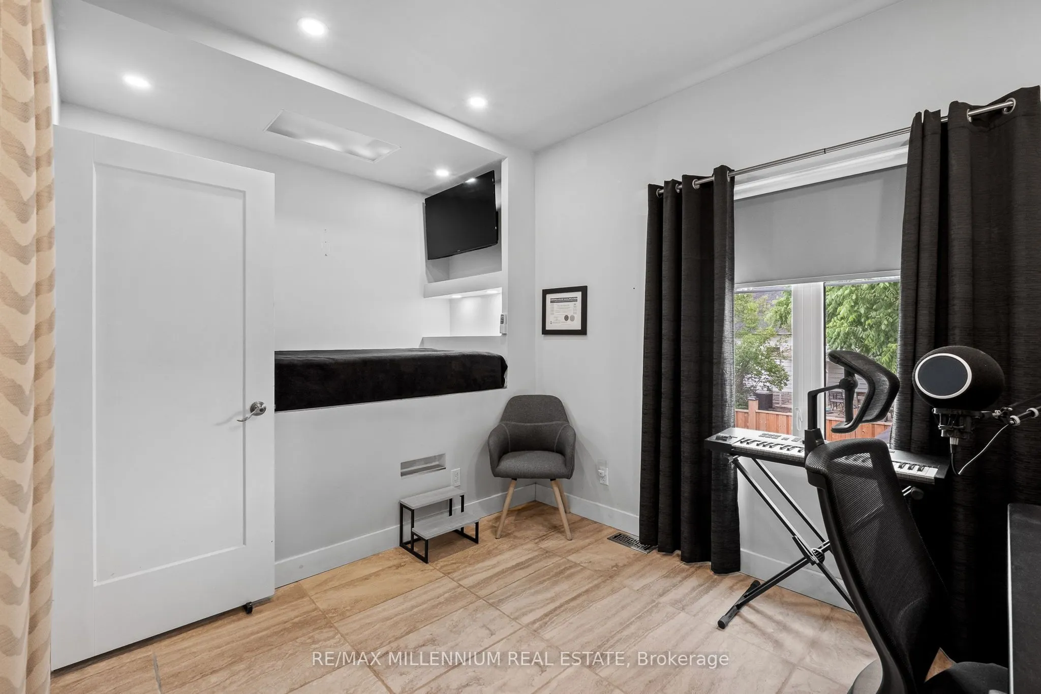 2 Alfred Street