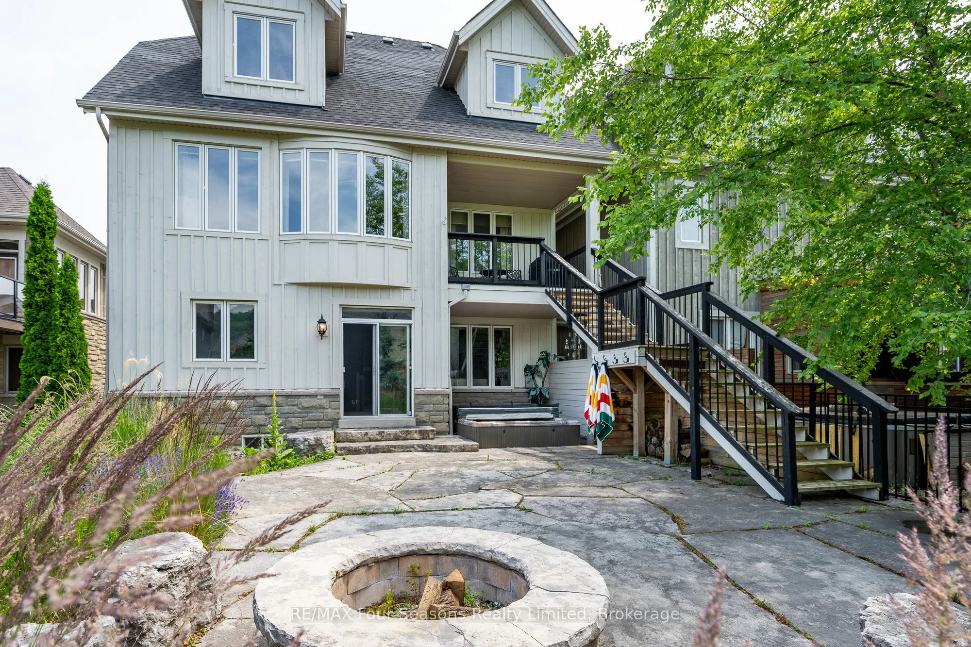 106 Venture Boulevard
