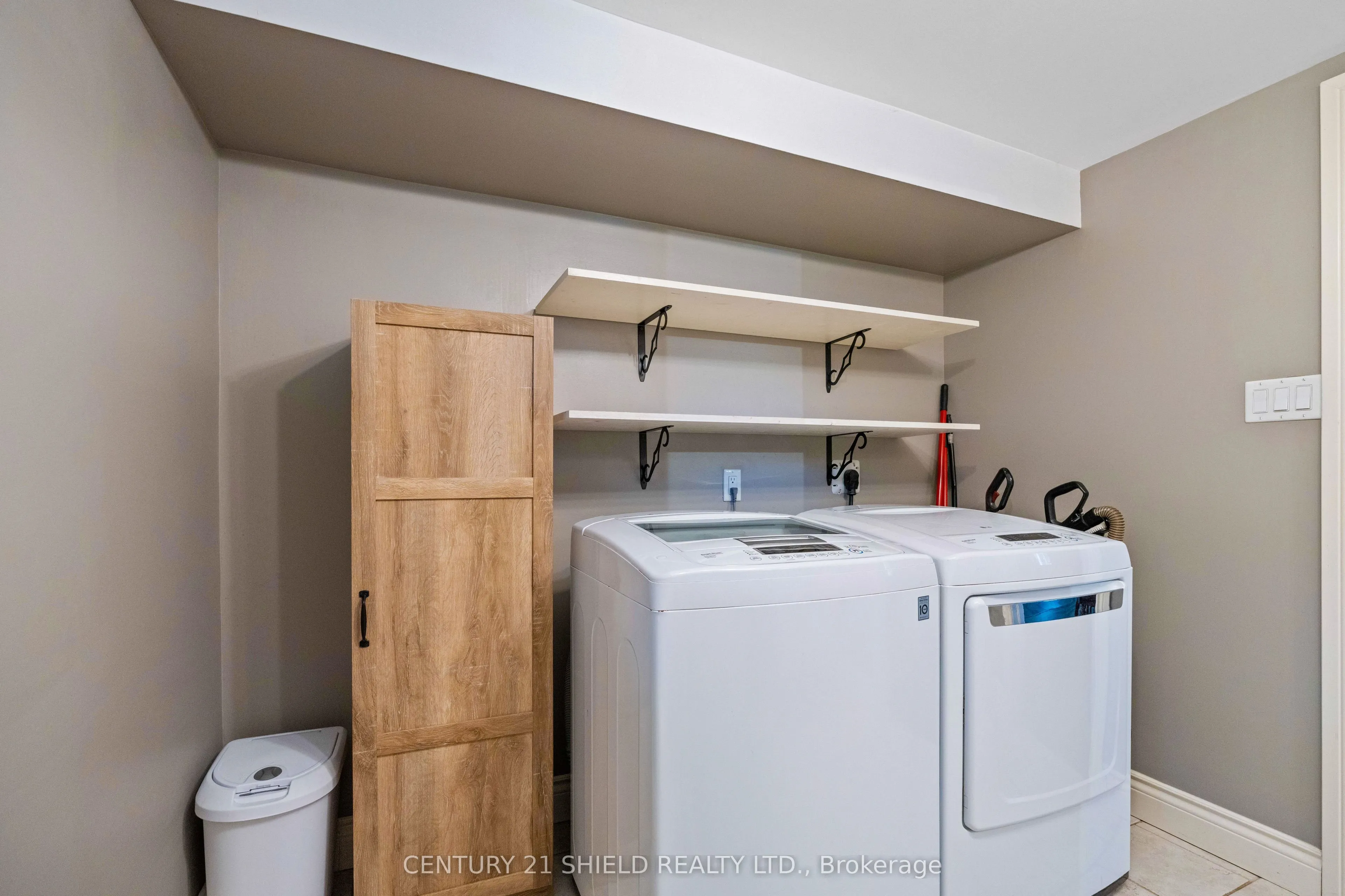 23 Mechanic Street E