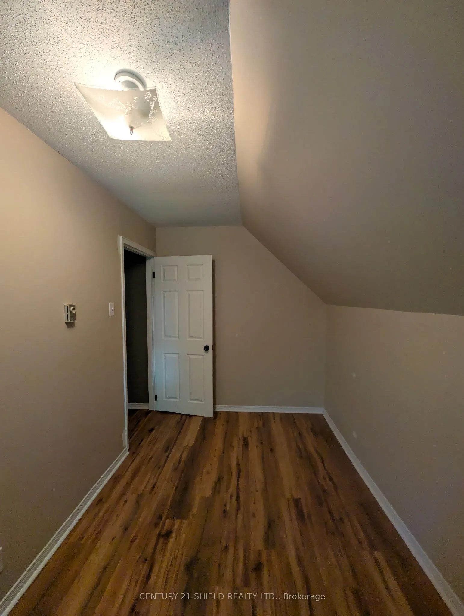 23 Mechanic Street E