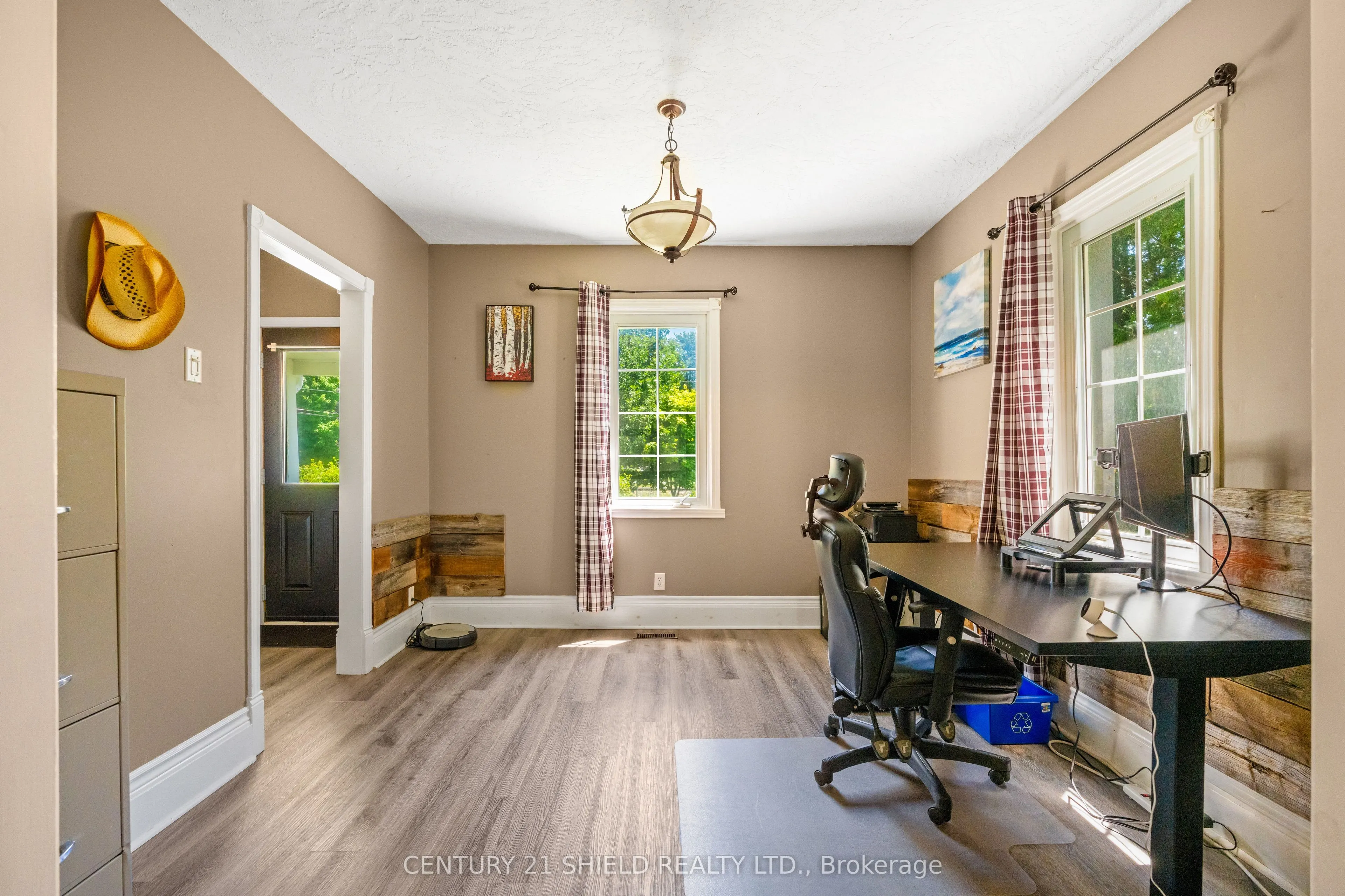 23 Mechanic Street E