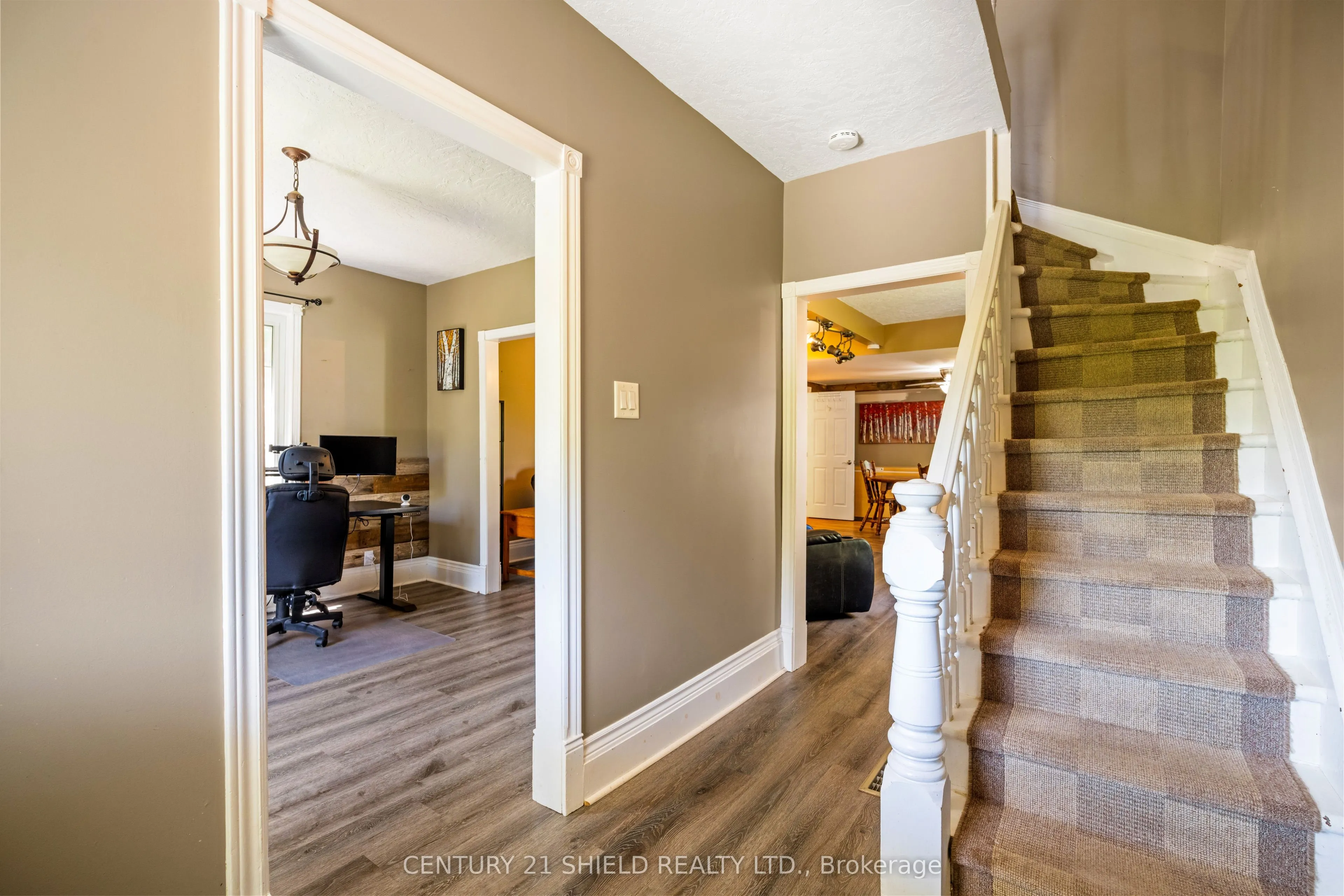 23 Mechanic Street E