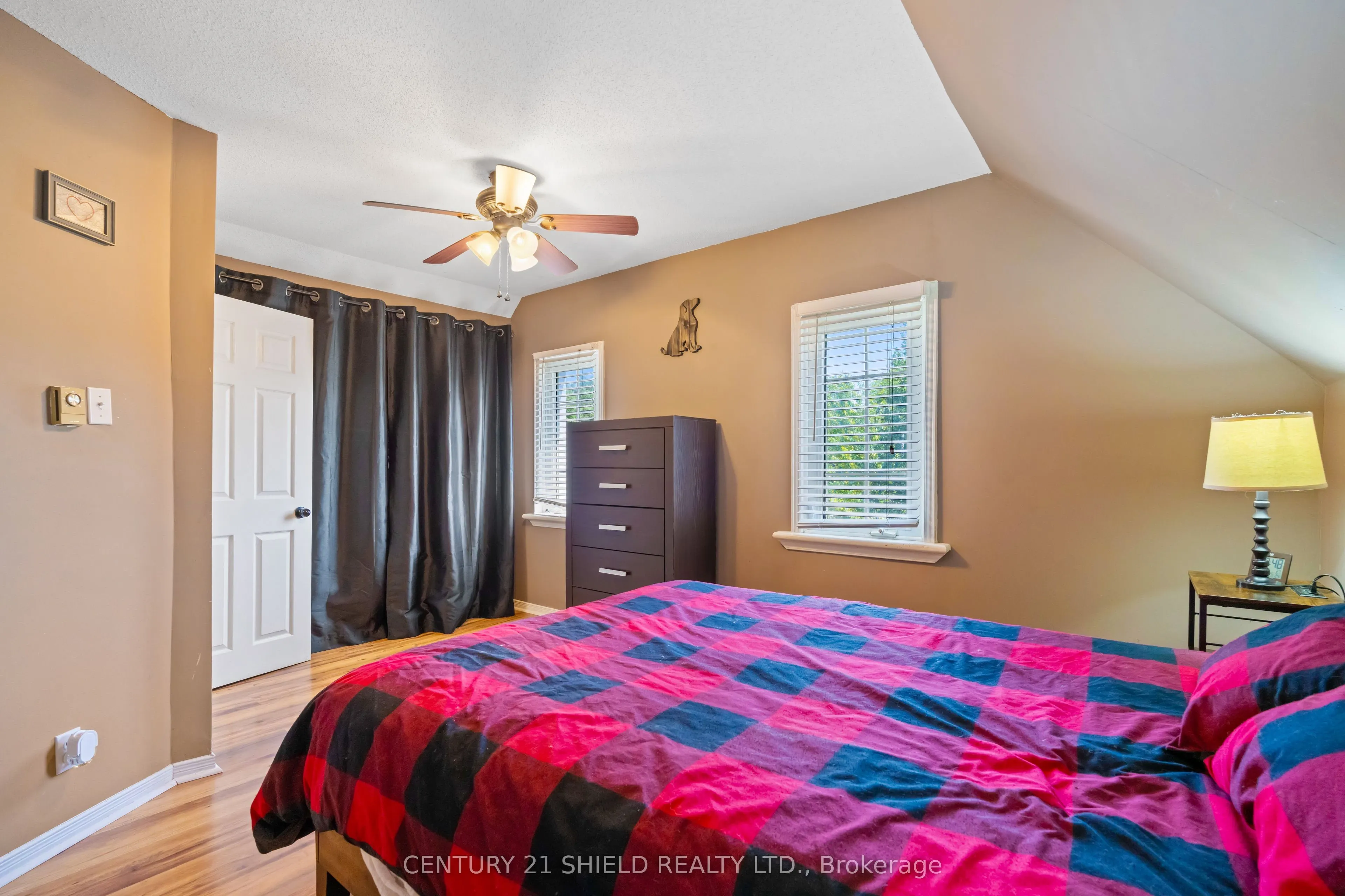 23 Mechanic Street E