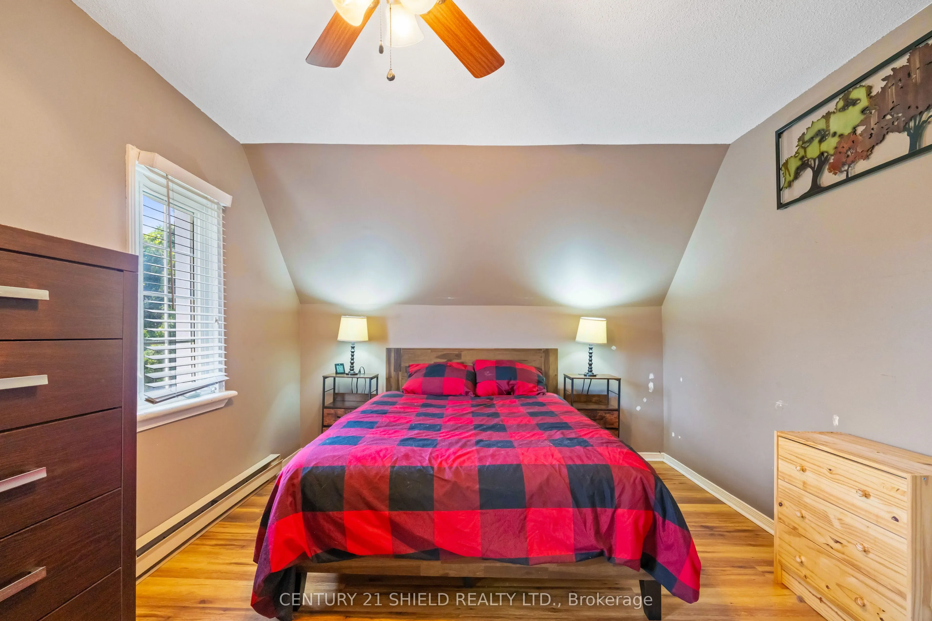 23 Mechanic Street E