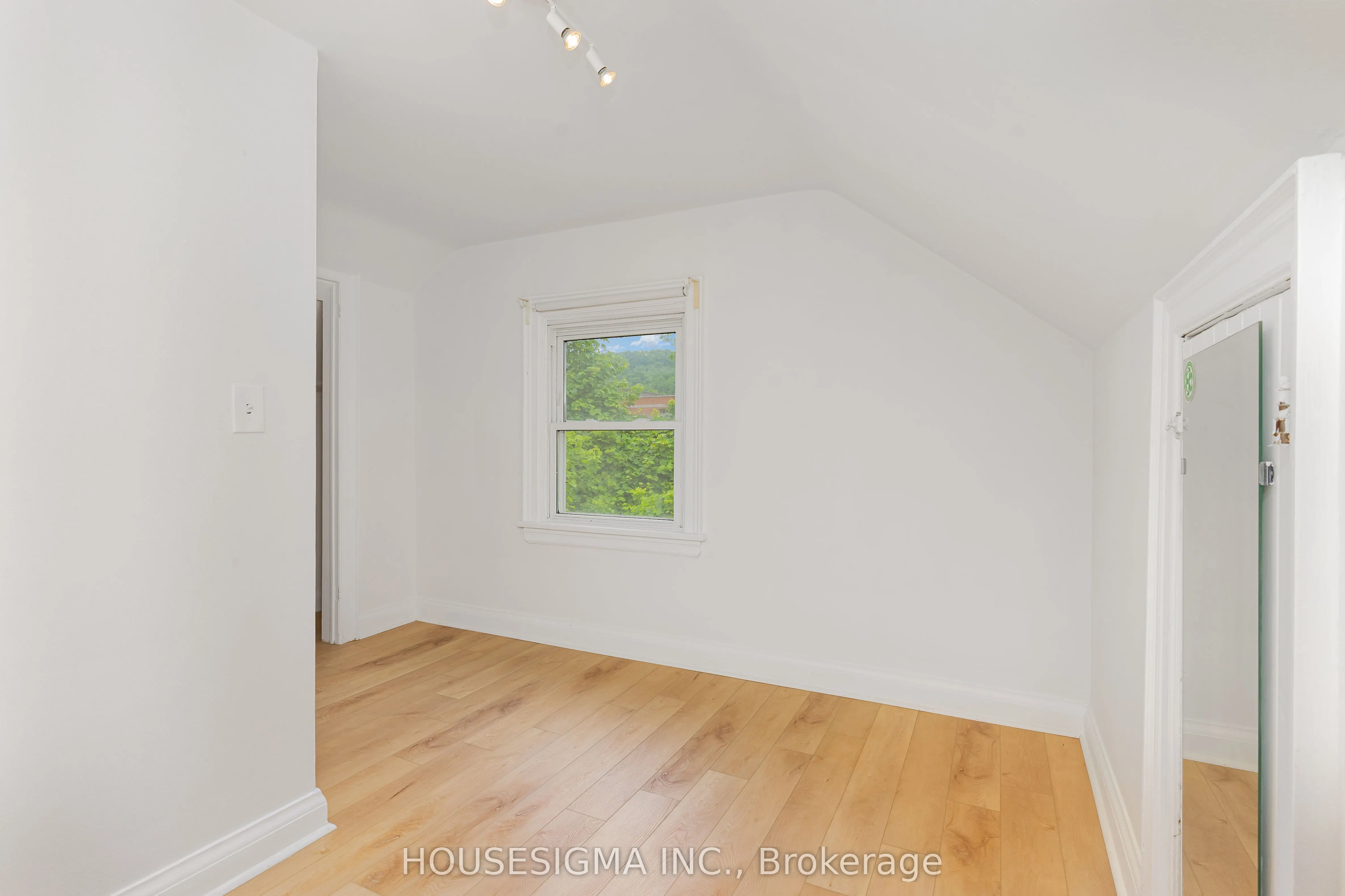 225 Bowman Street