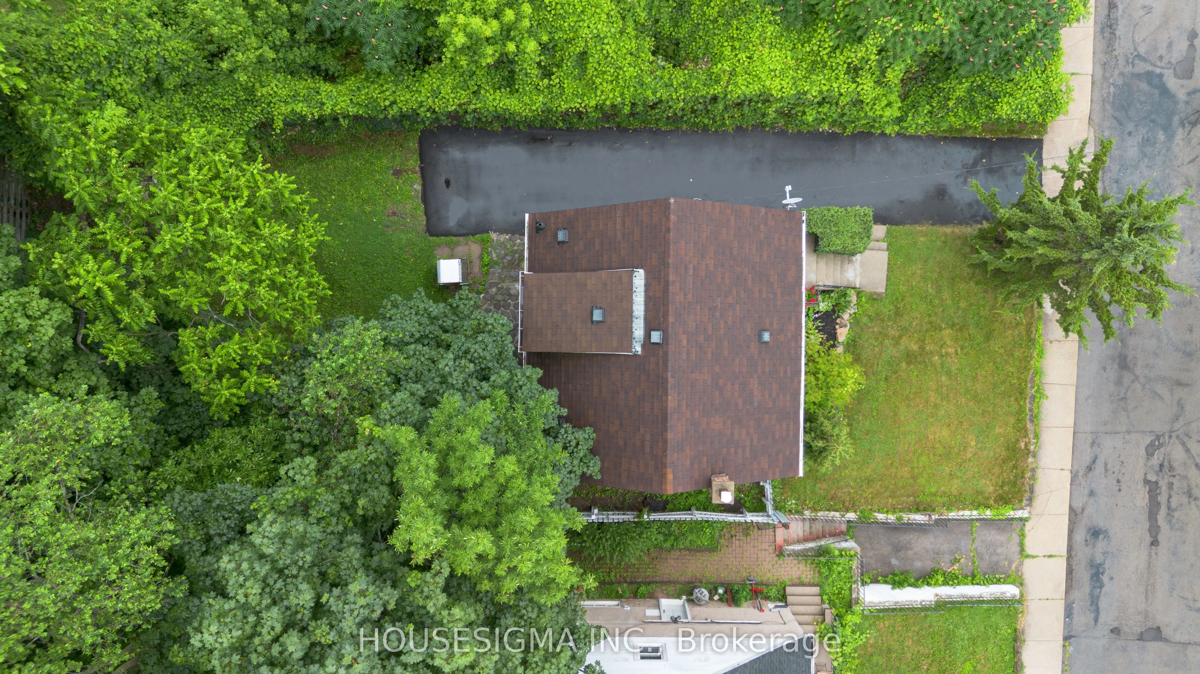 225 Bowman Street