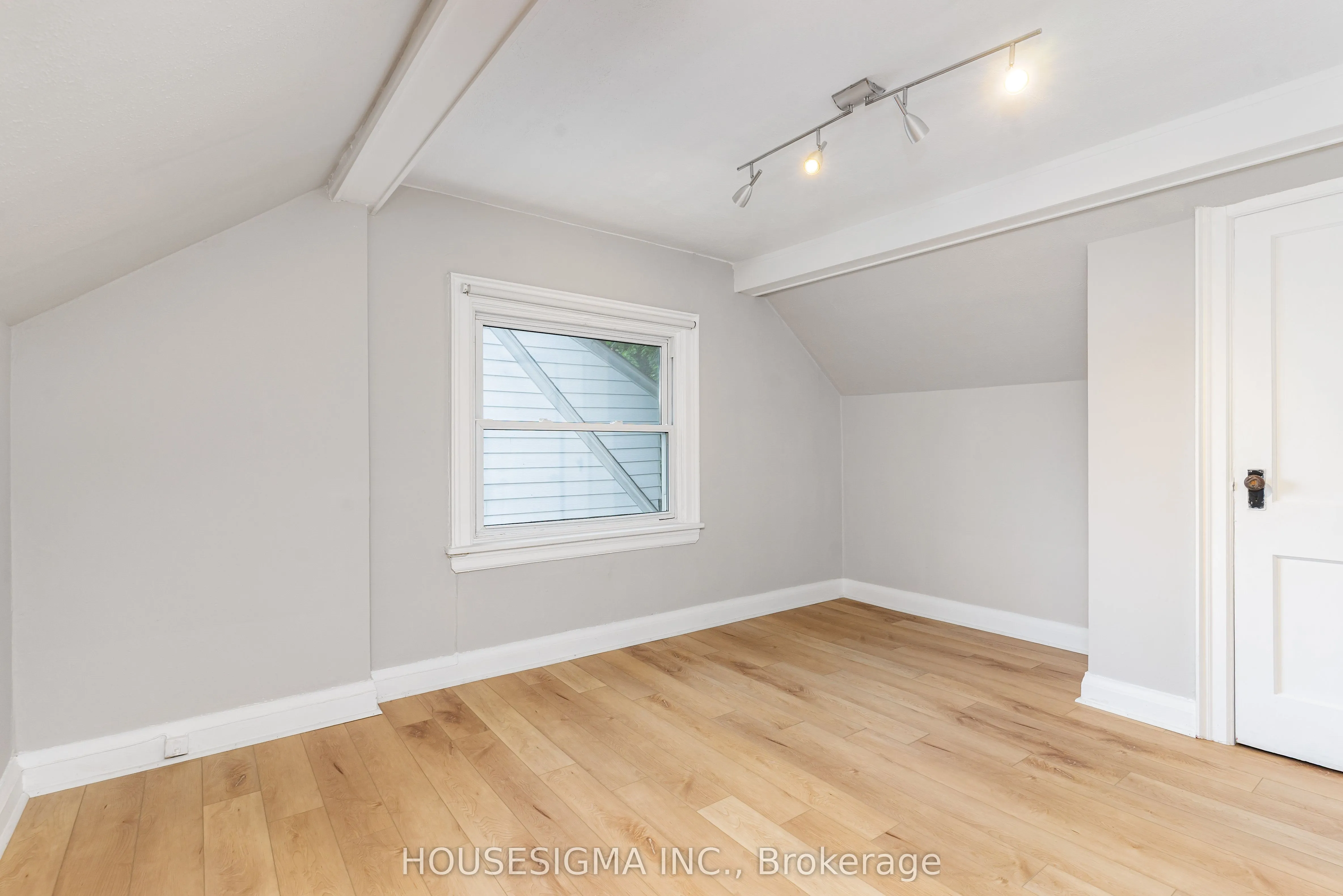 225 Bowman Street