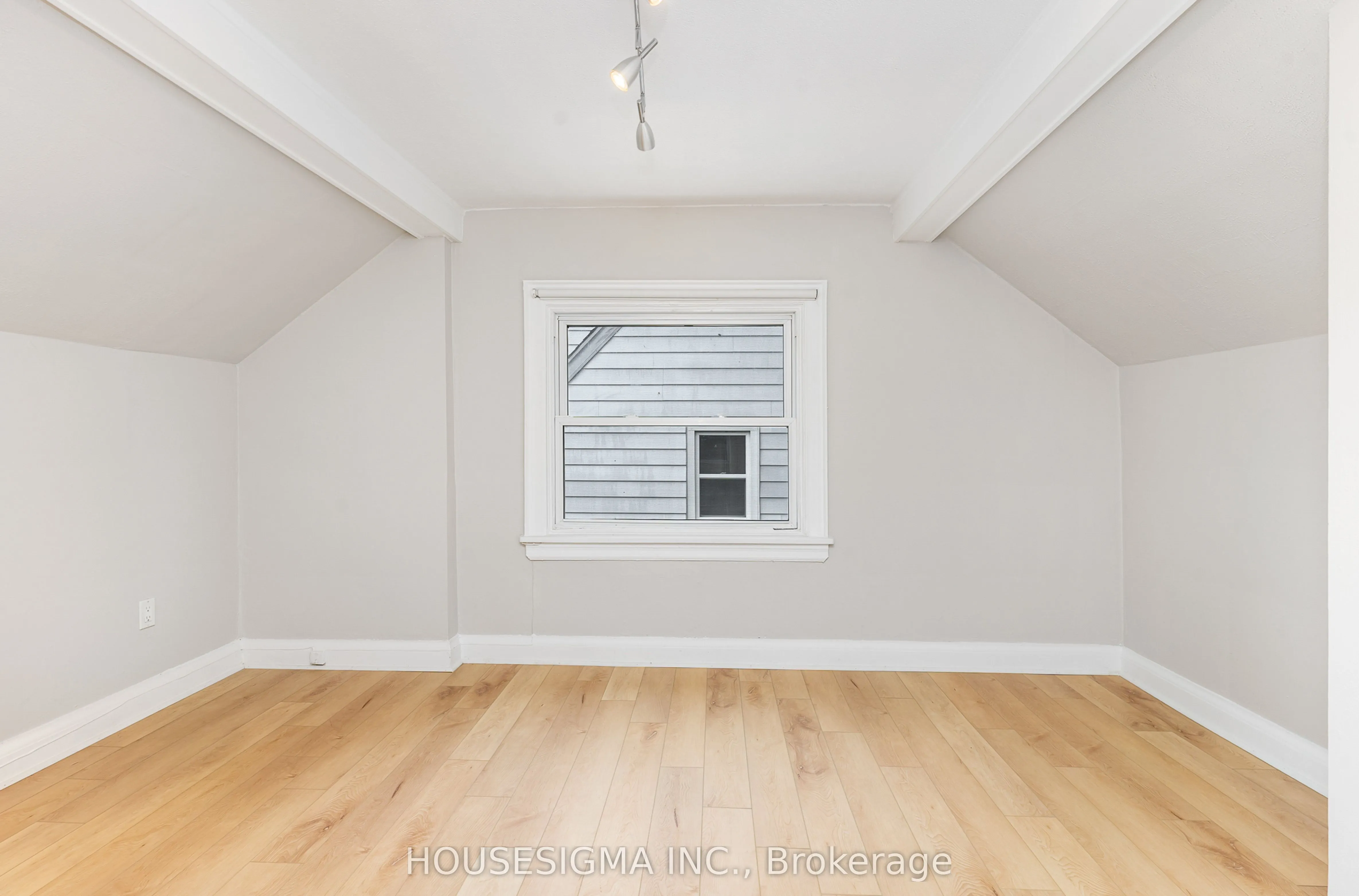 225 Bowman Street