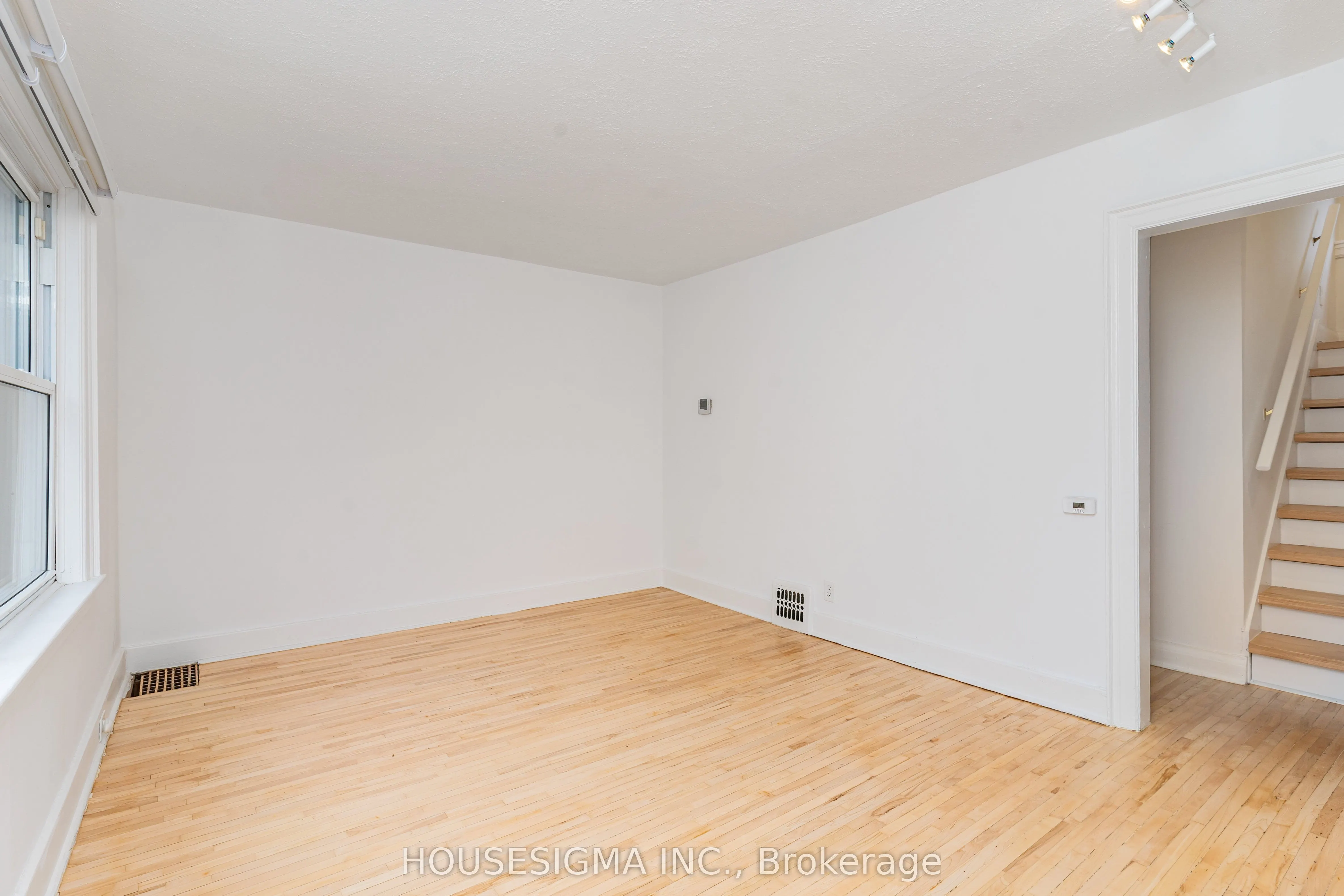 225 Bowman Street