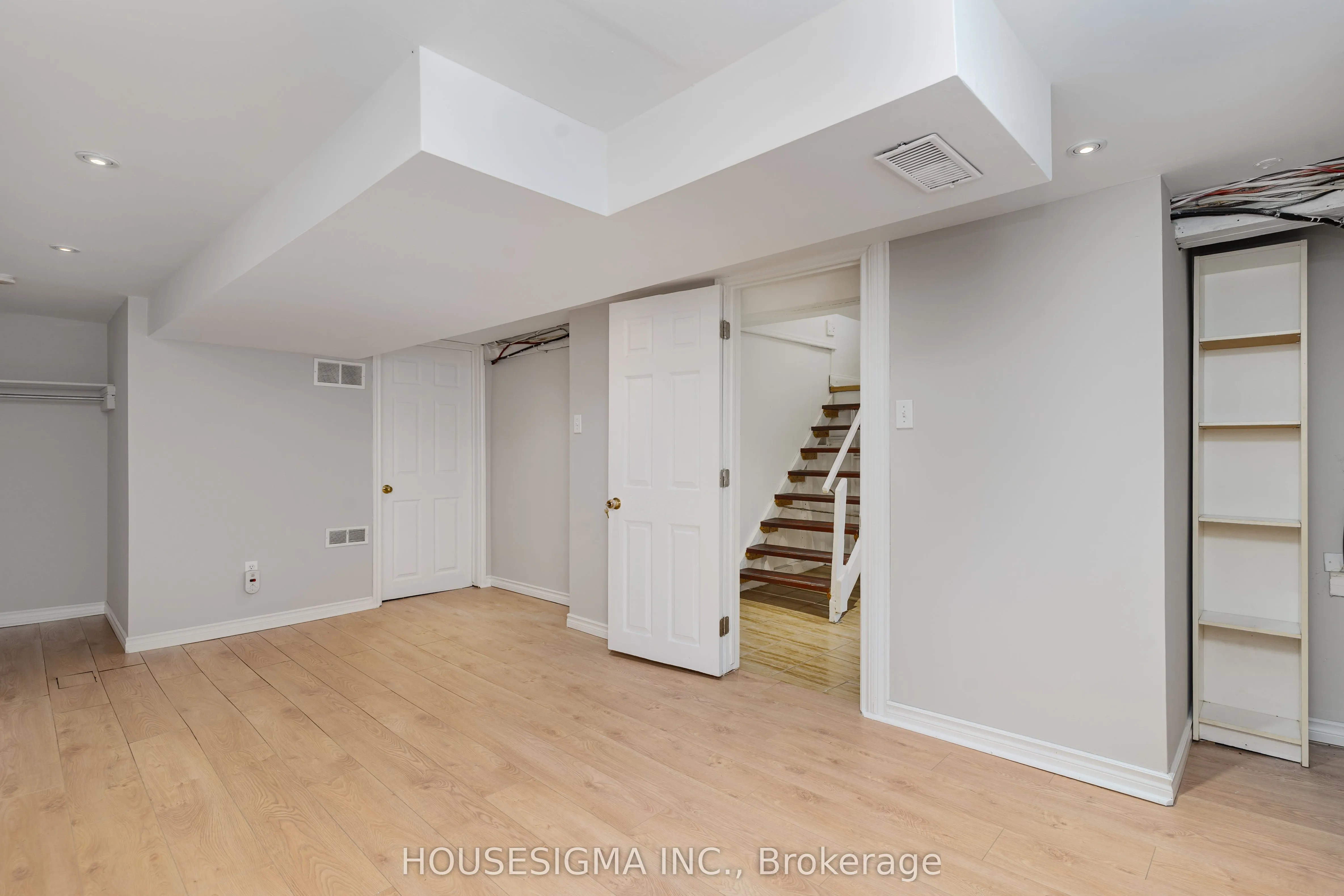 225 Bowman Street