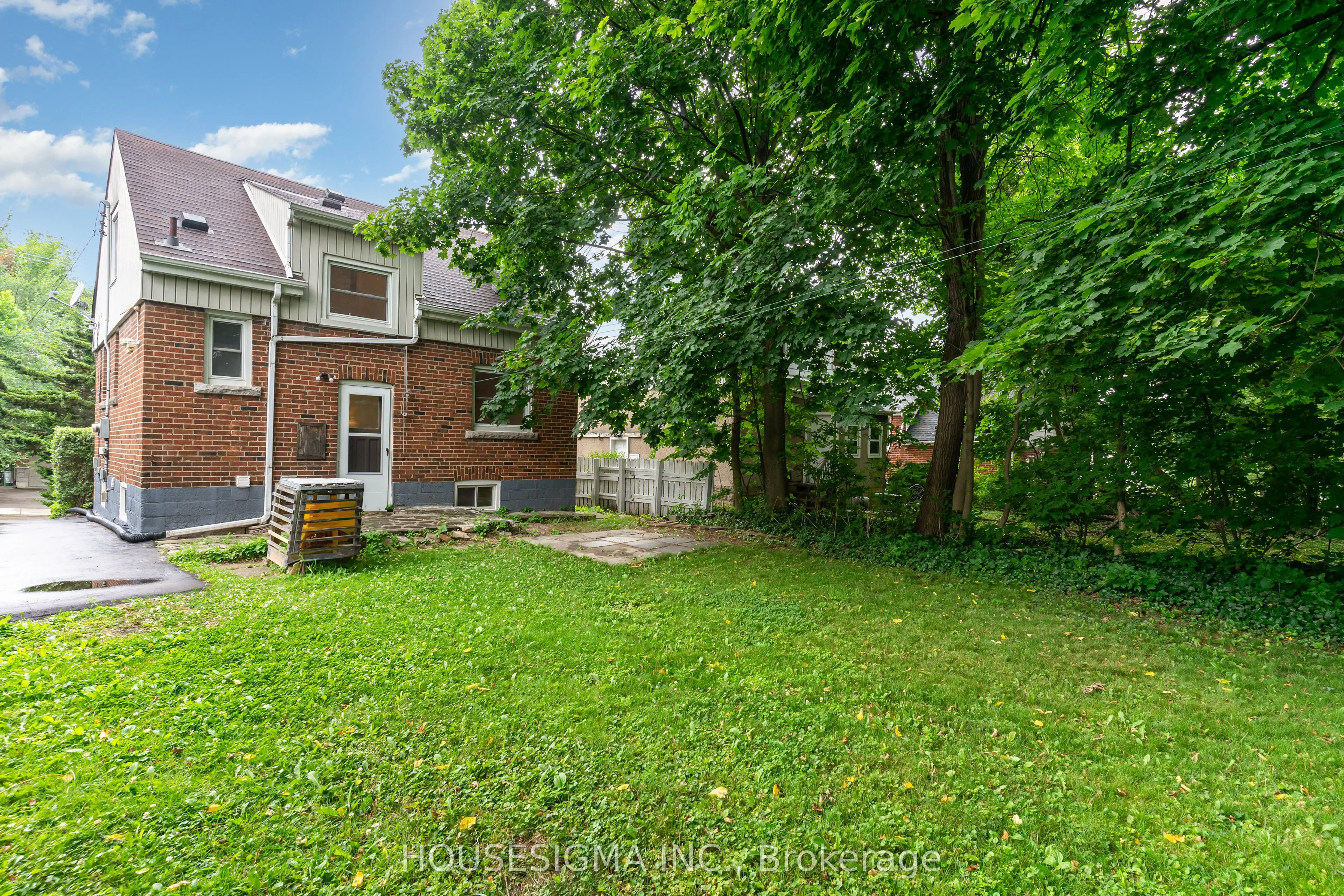 225 Bowman Street