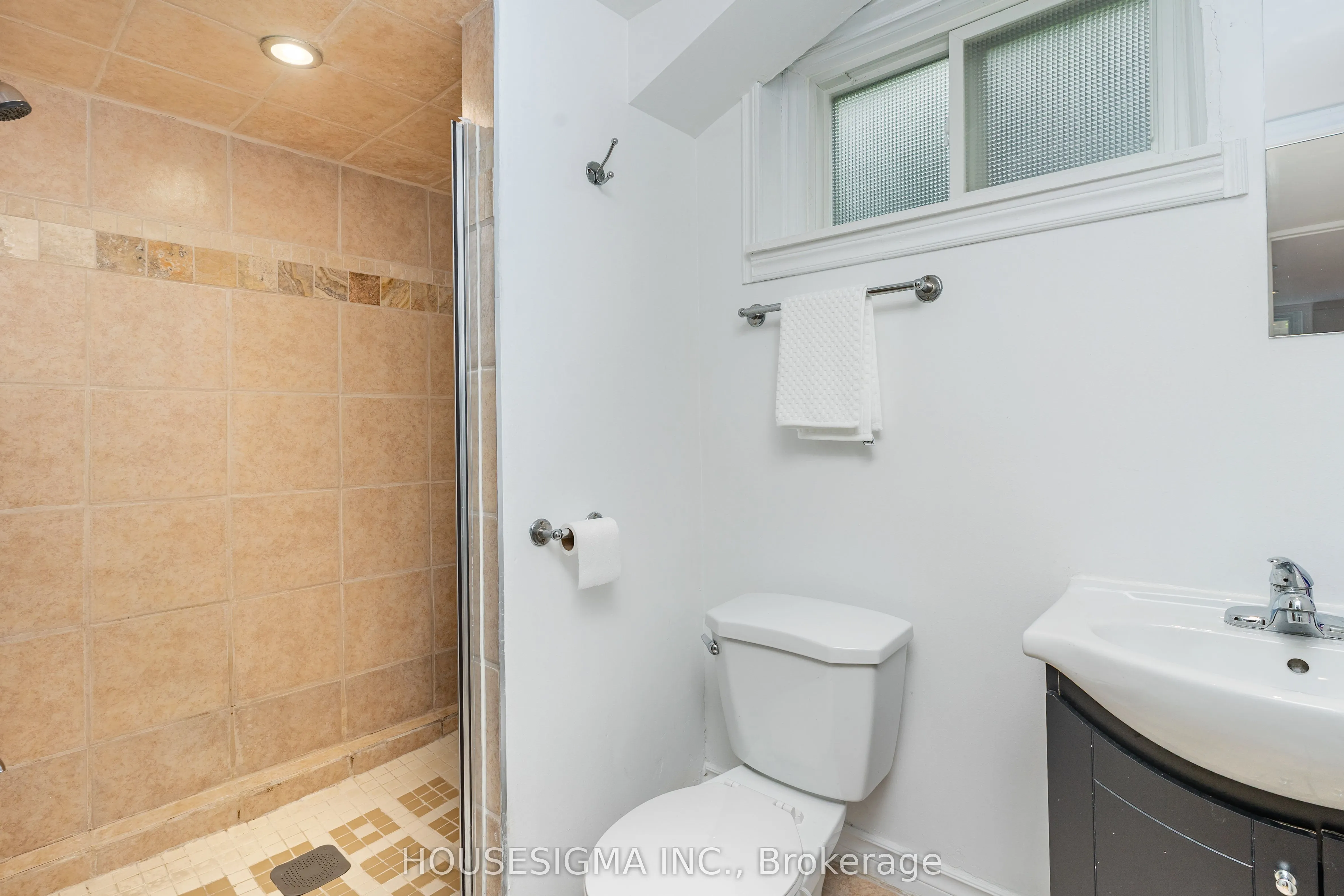 225 Bowman Street