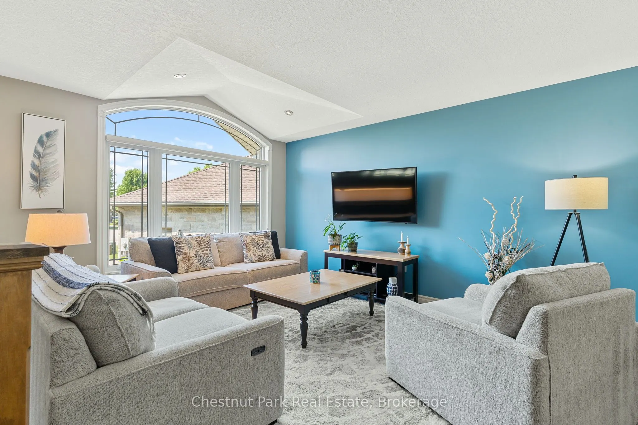 207 2nd Street W