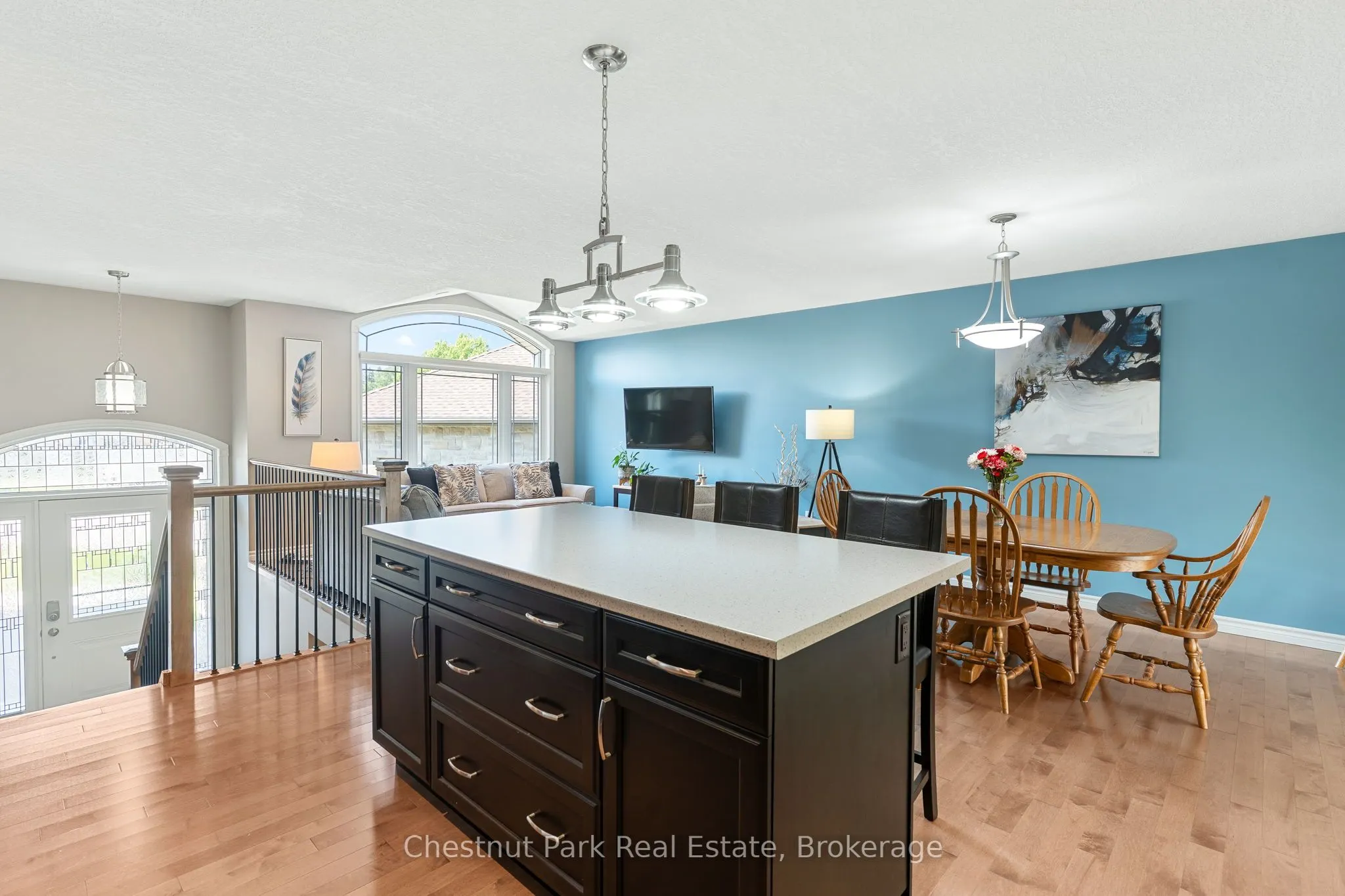 207 2nd Street W