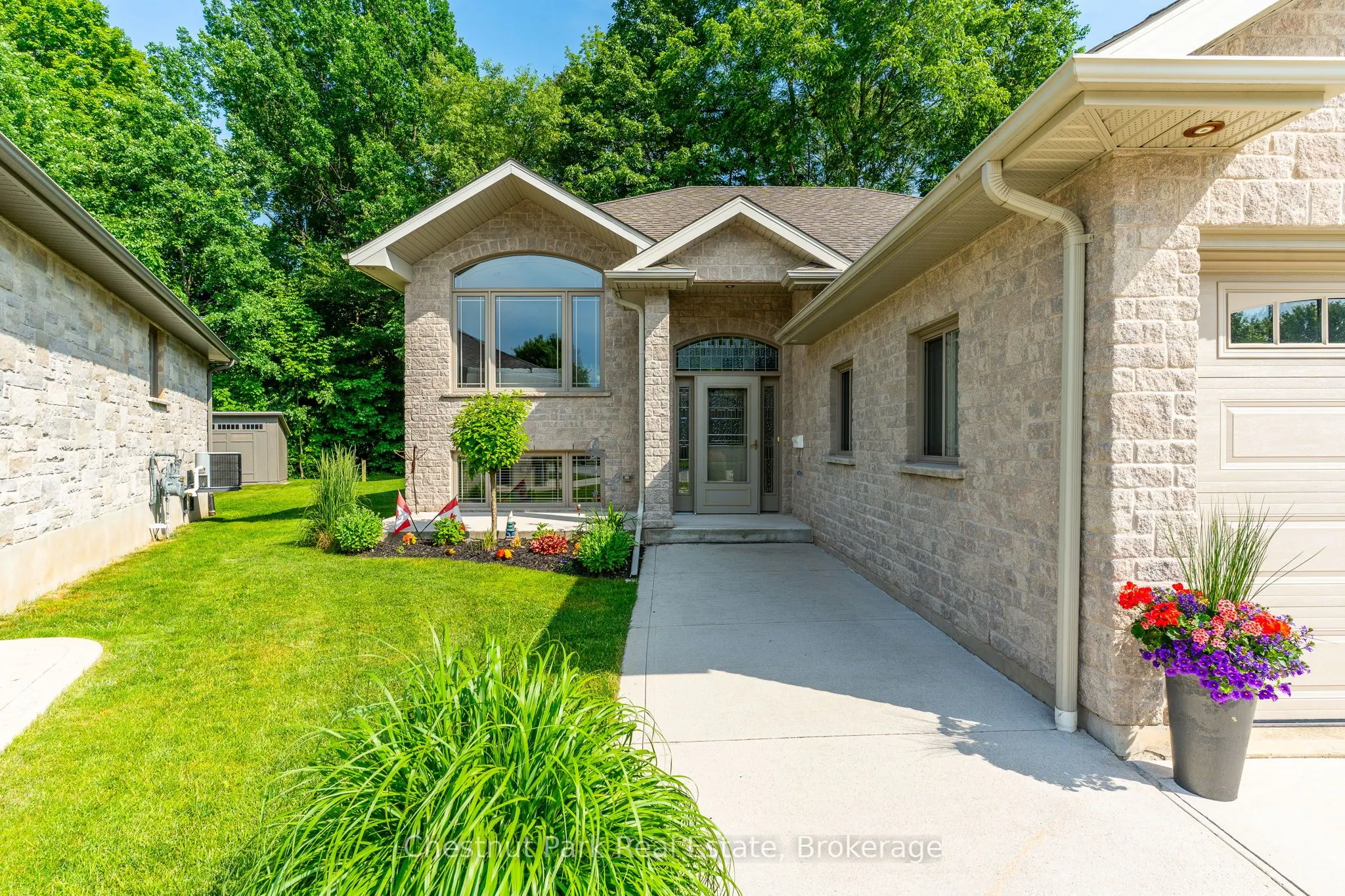207 2nd Street W