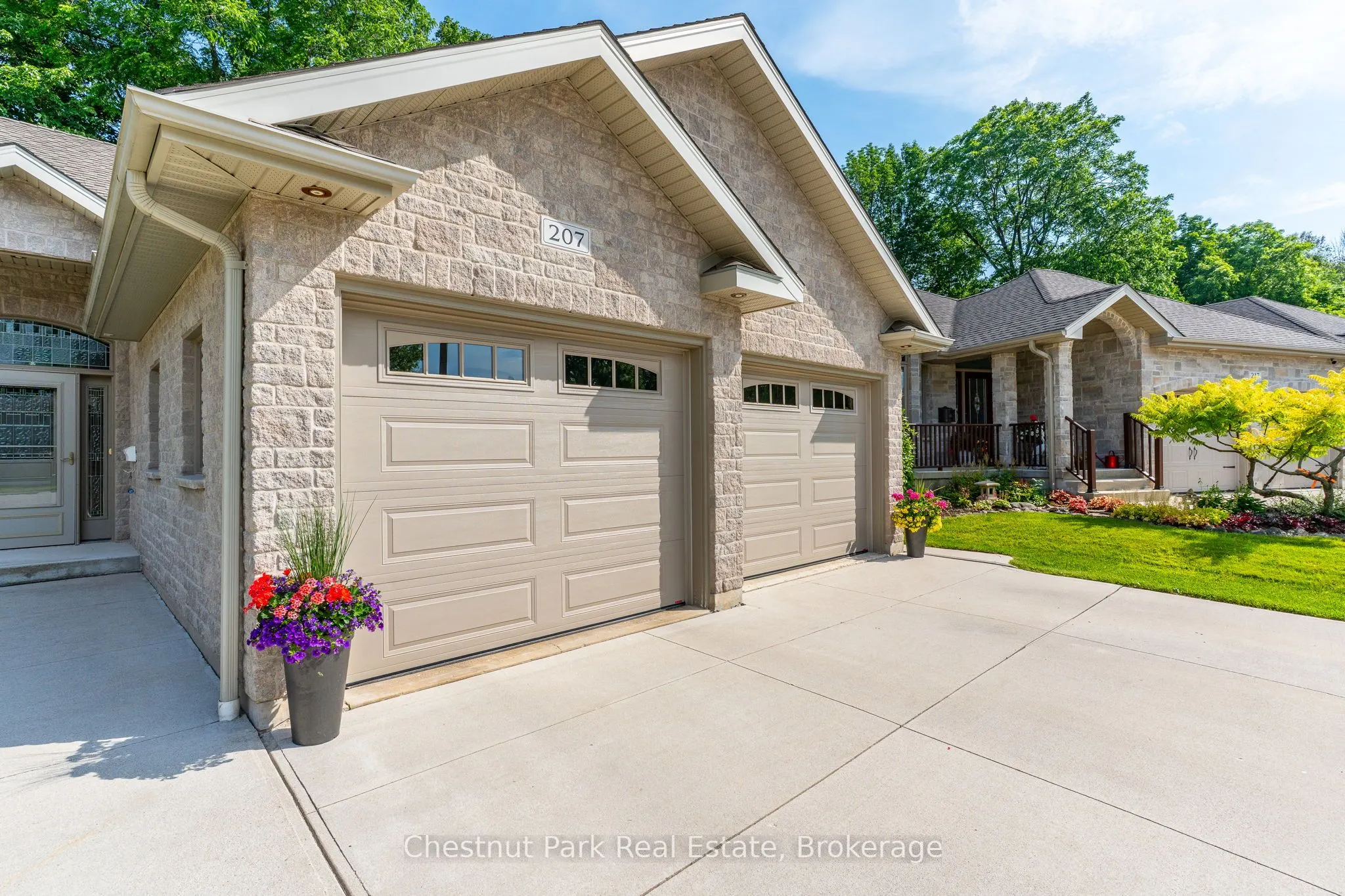 207 2nd Street W