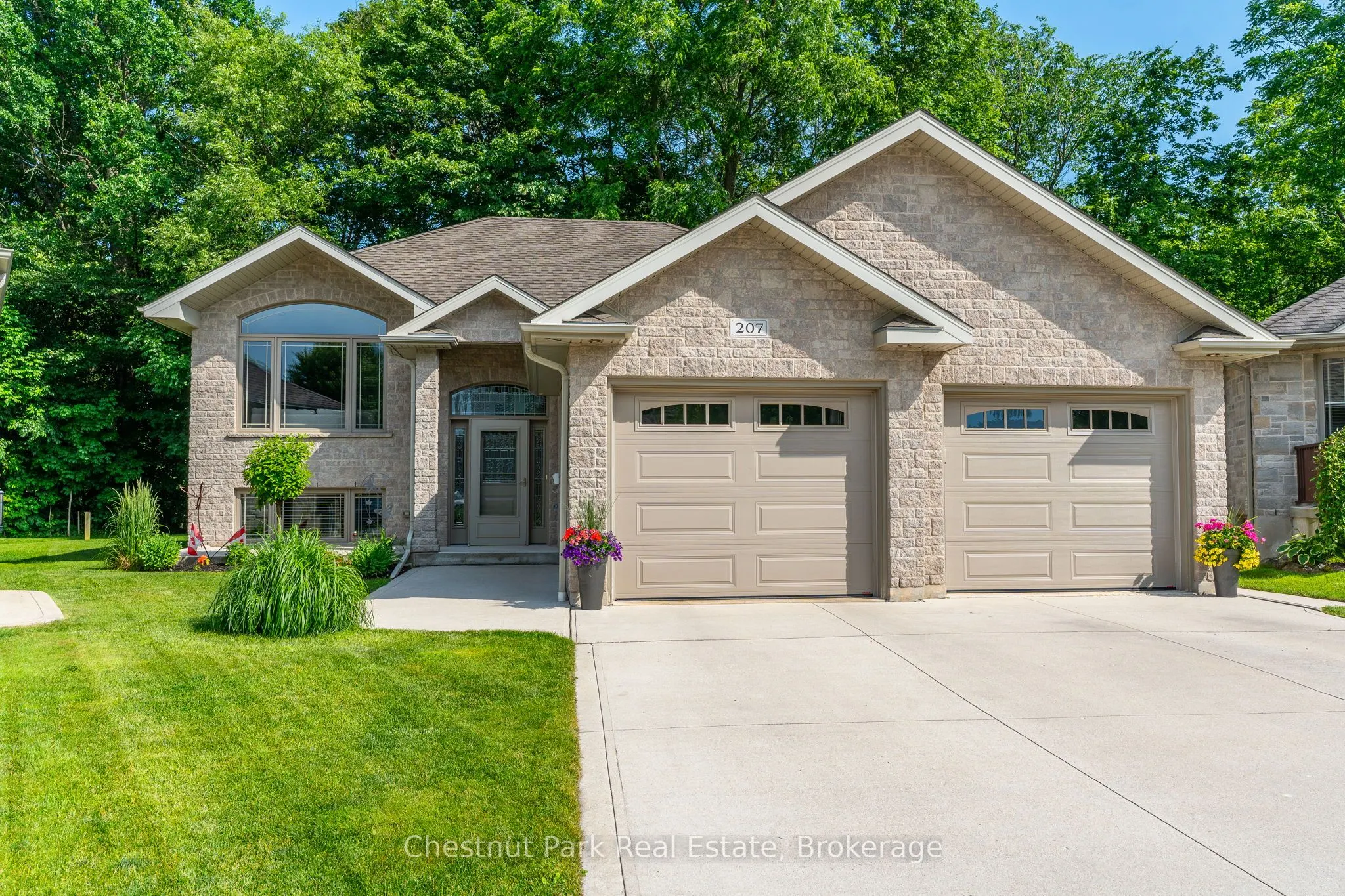 207 2nd Street W