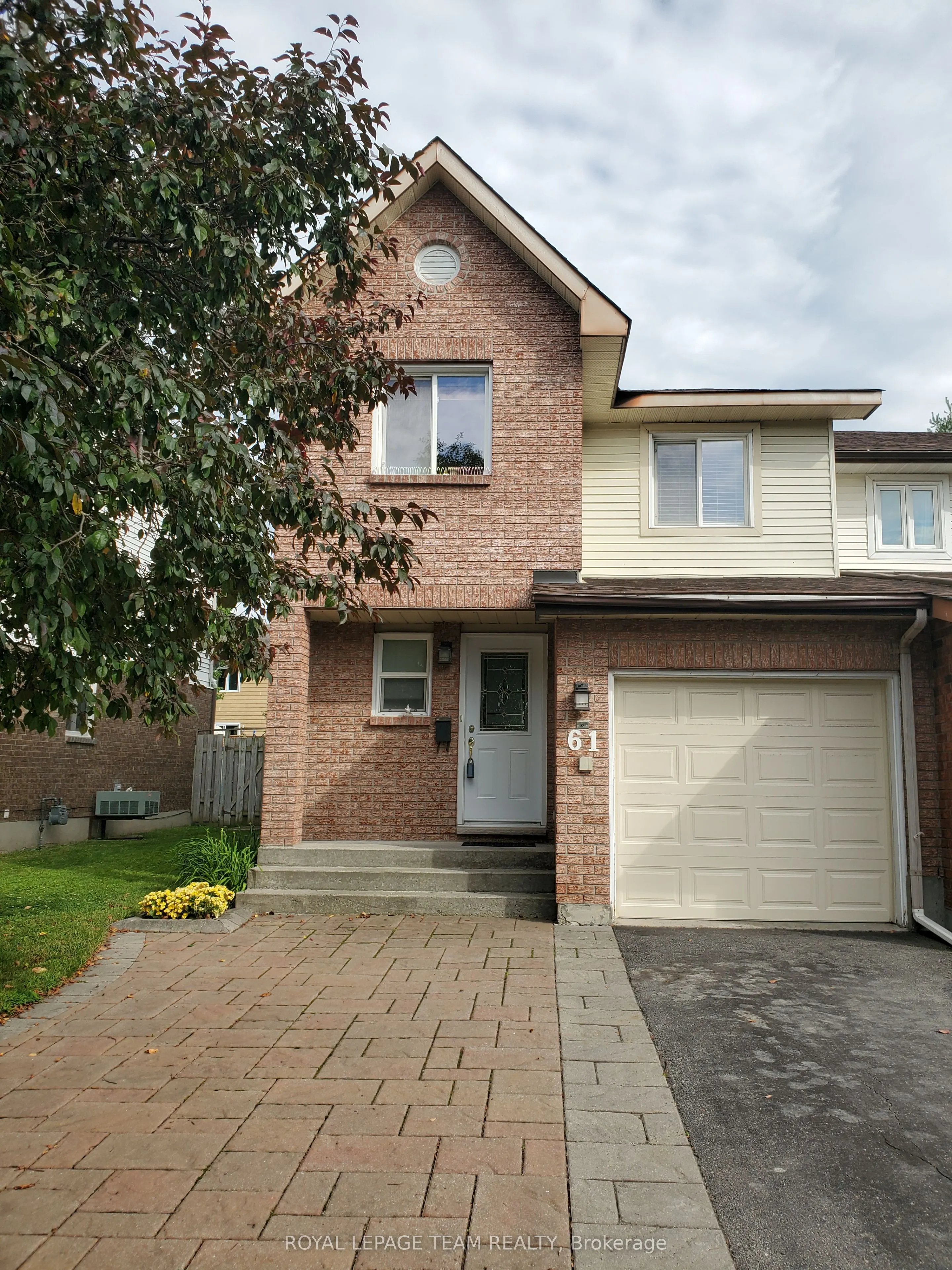 61 McGibbon Drive S