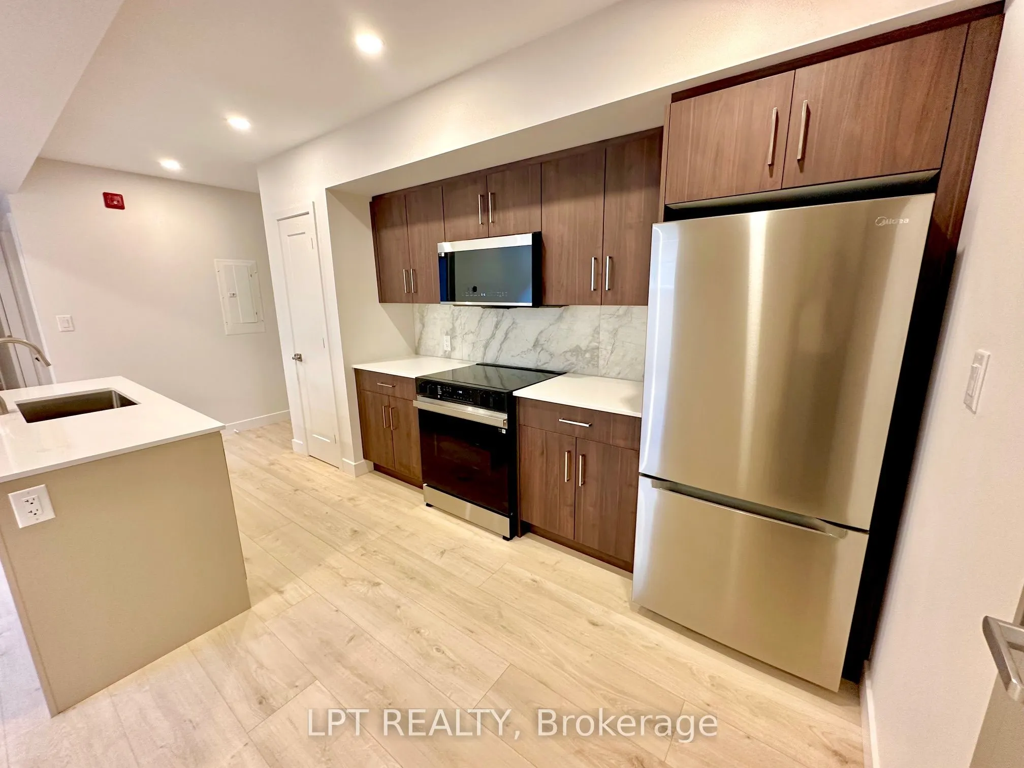 254 GARNEAU Street, #1