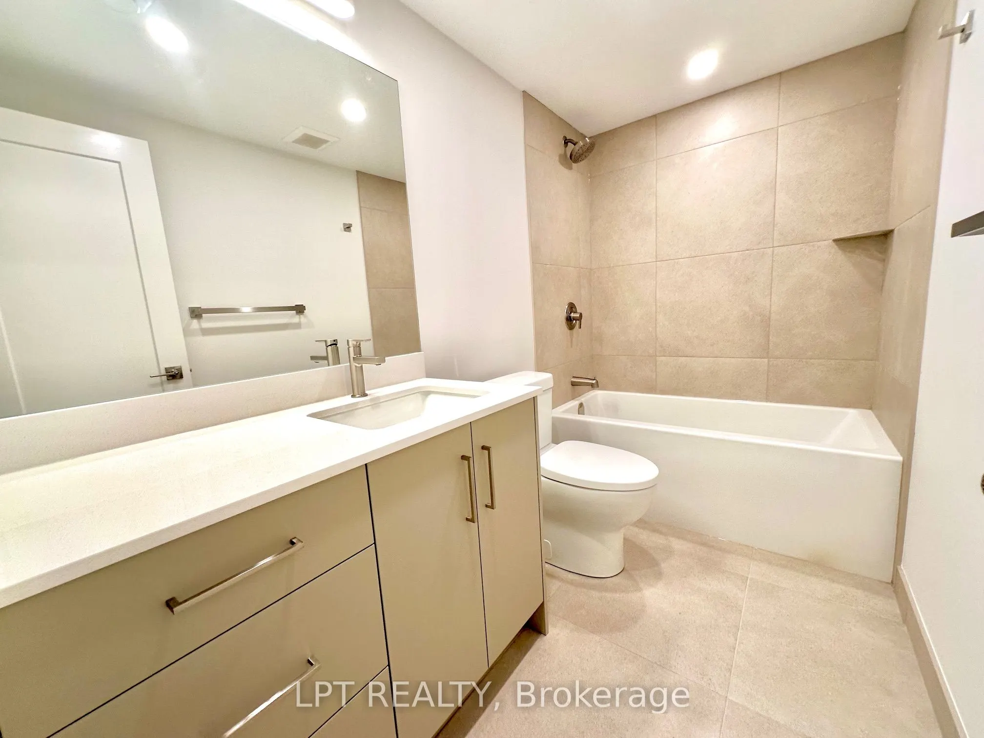 254 GARNEAU Street, #1