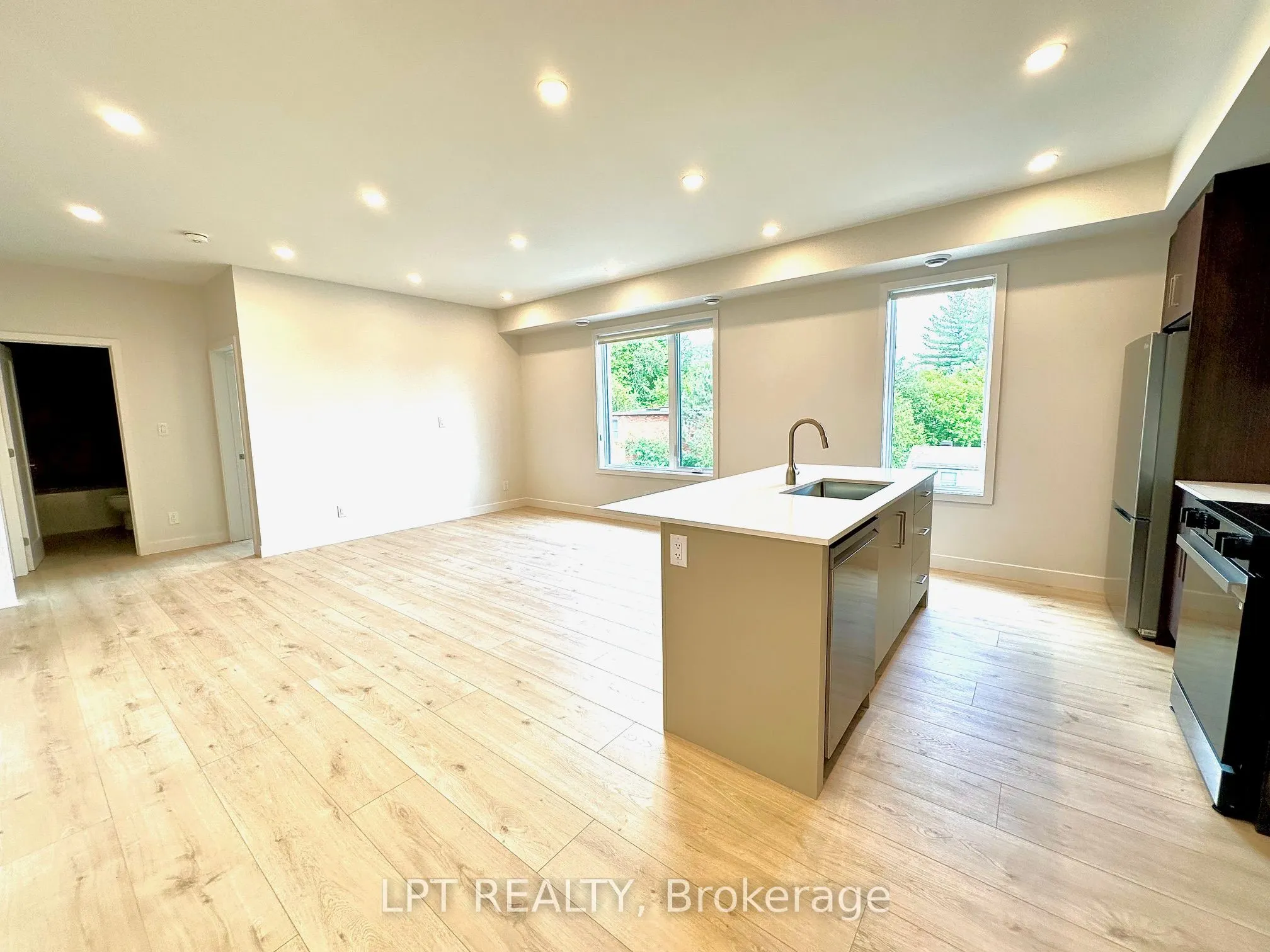 254 GARNEAU Street, #6