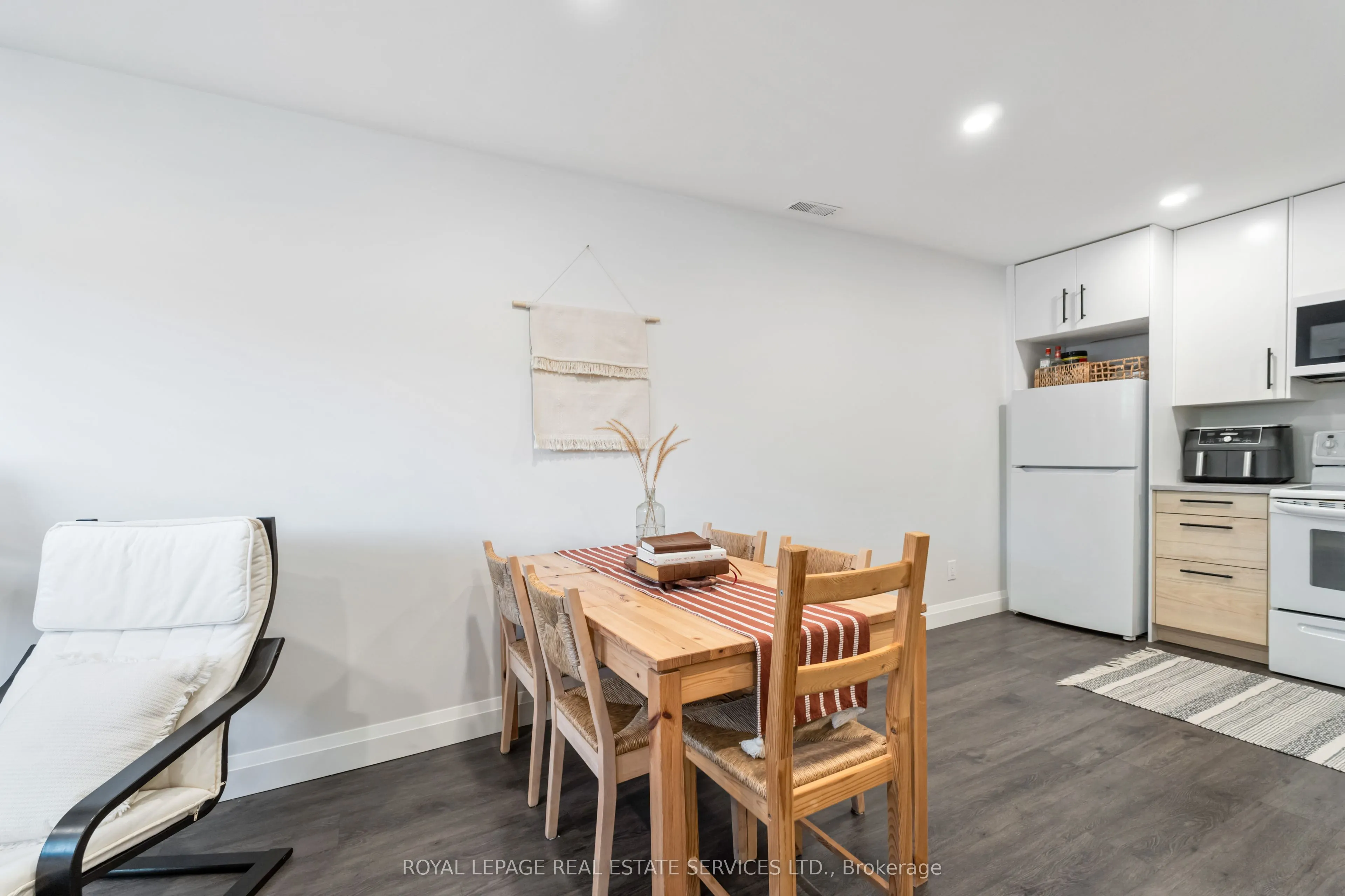 11 Ashwood Court