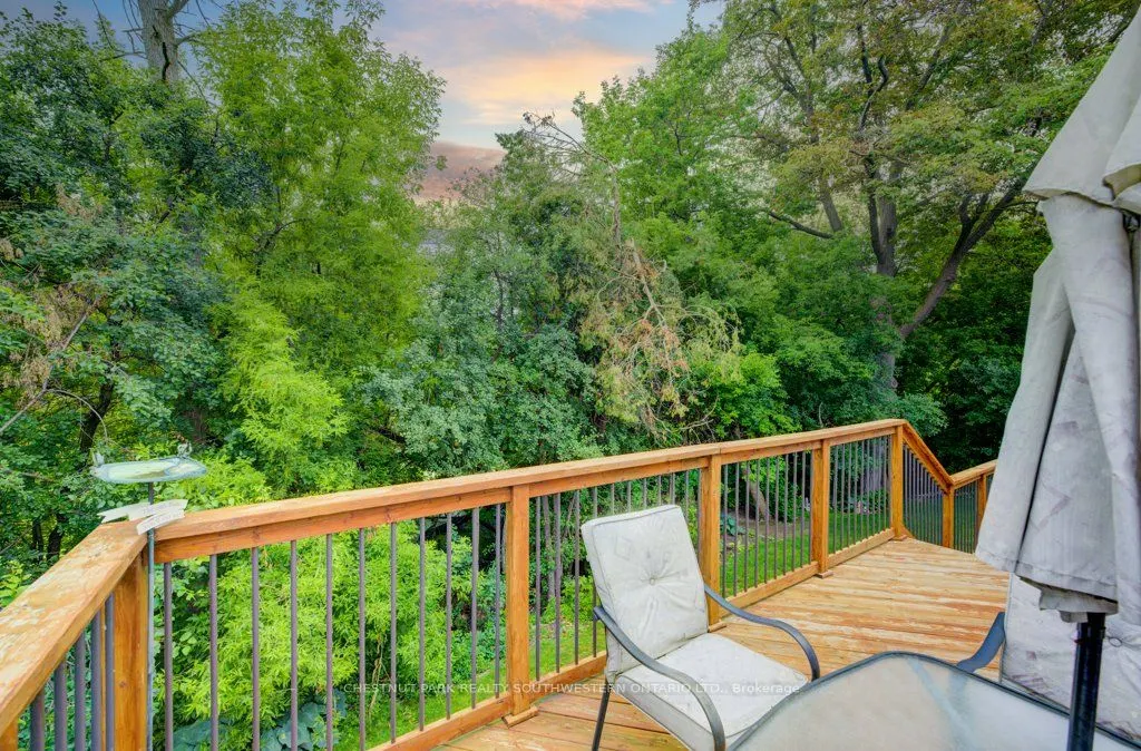 33 Manitoulin Crescent