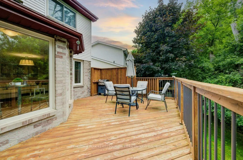 33 Manitoulin Crescent