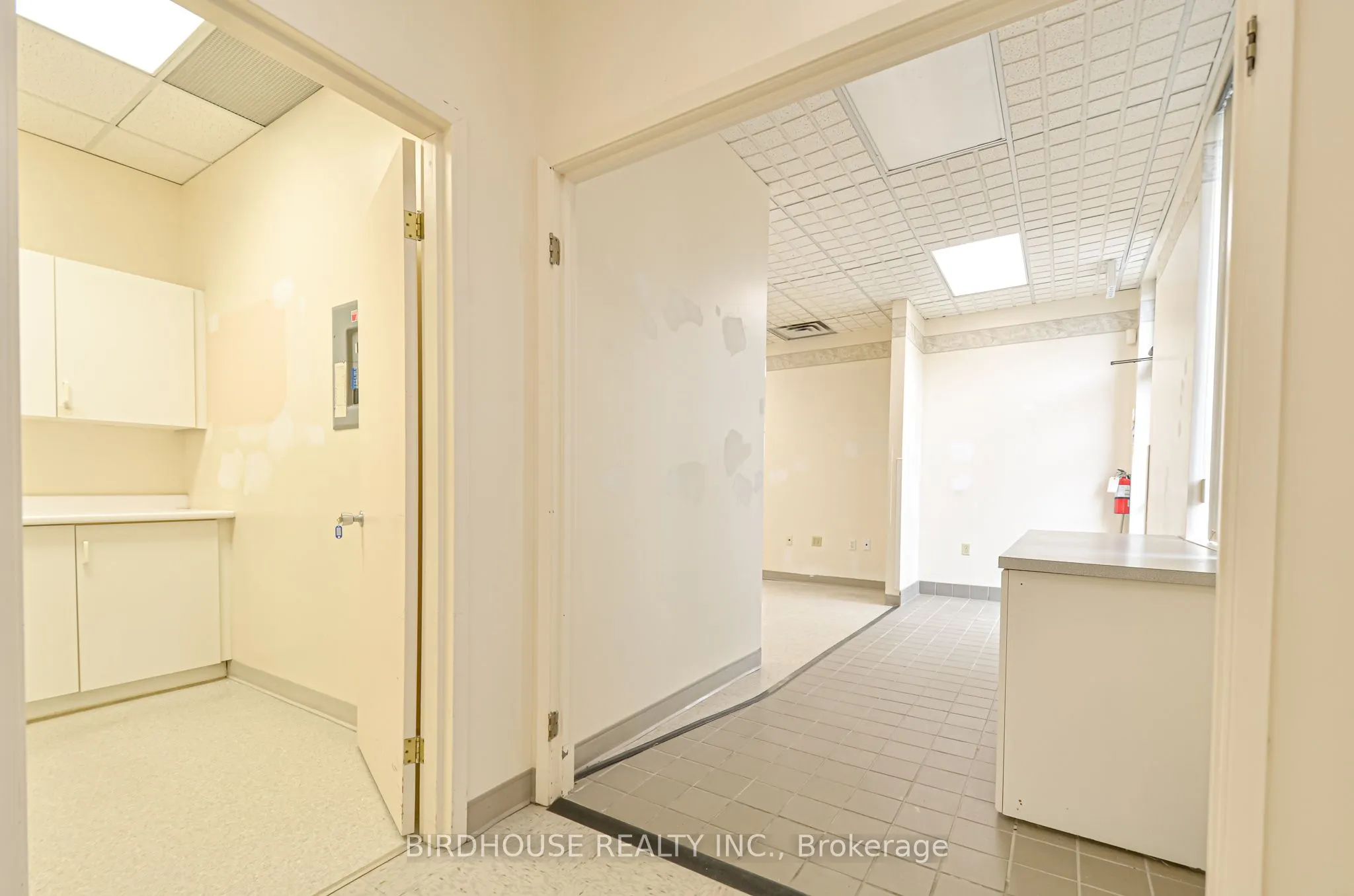 108 Angeline Street S, #2-2575SqFt