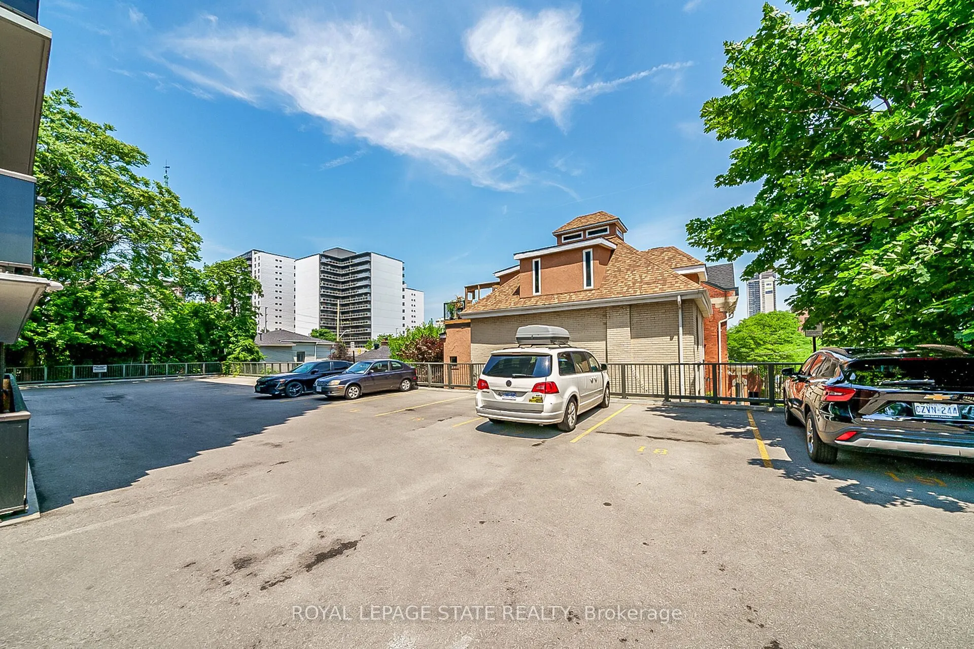 81 Charlton Avenue E, #702