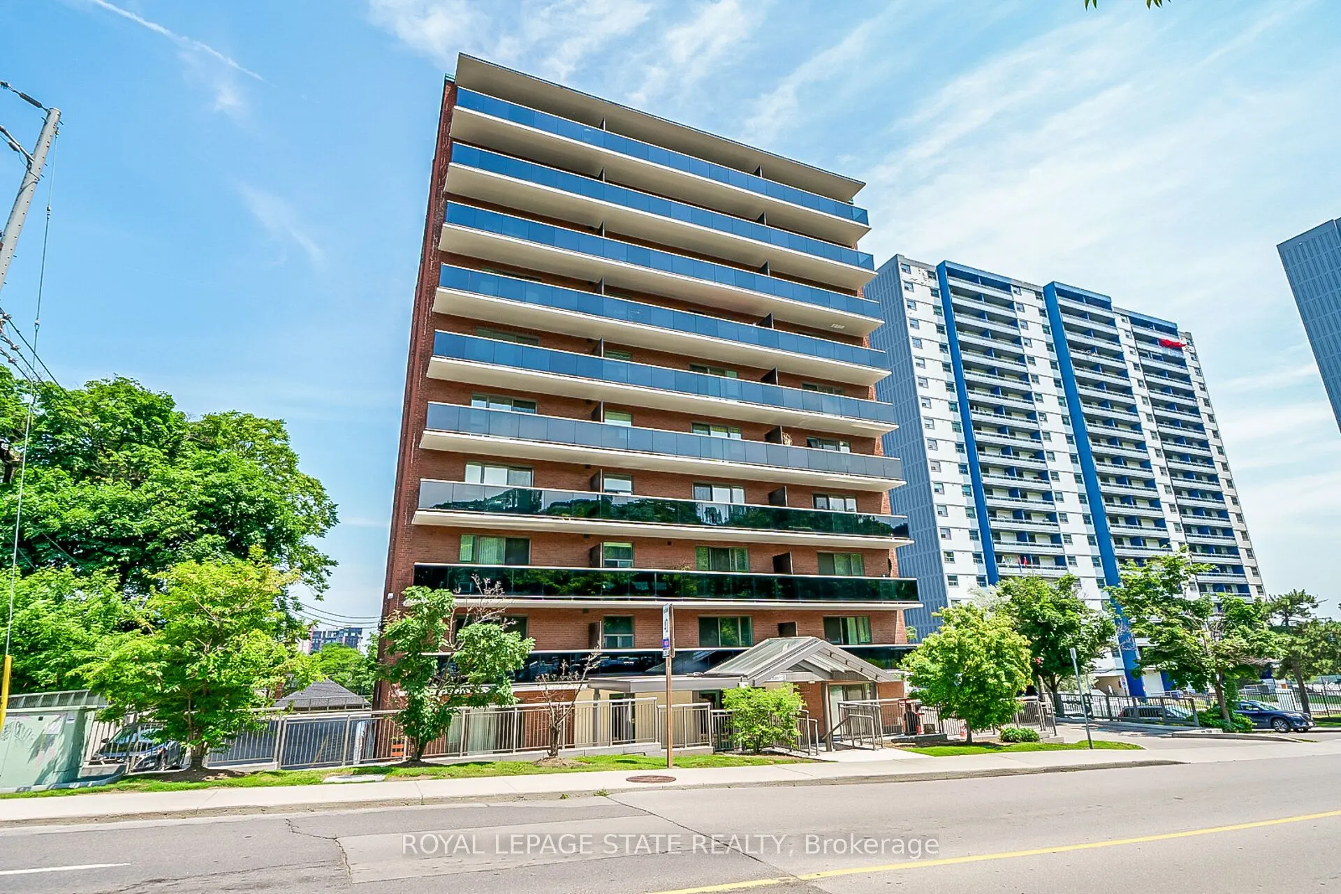 81 Charlton Avenue E, #702