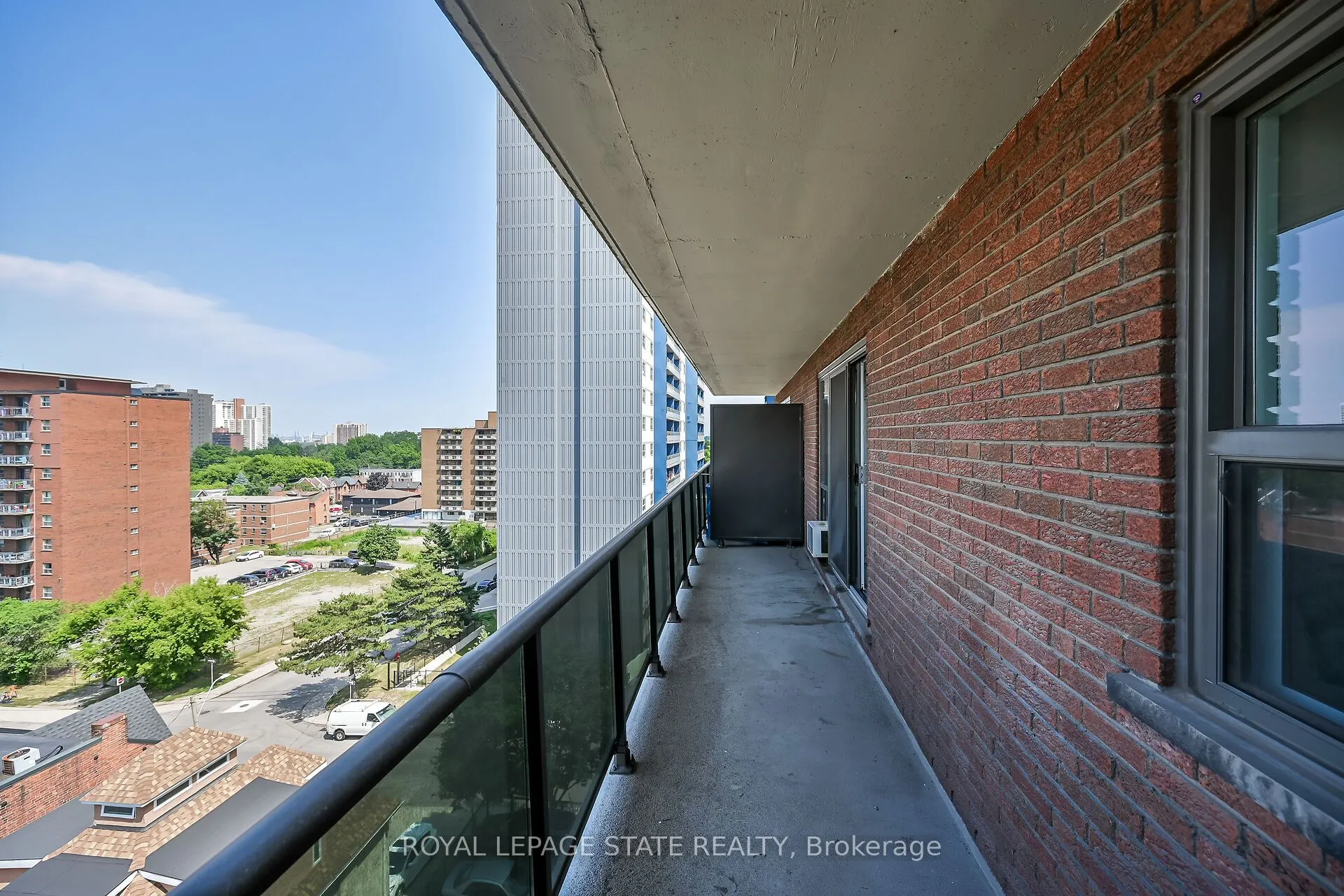 81 Charlton Avenue E, #702