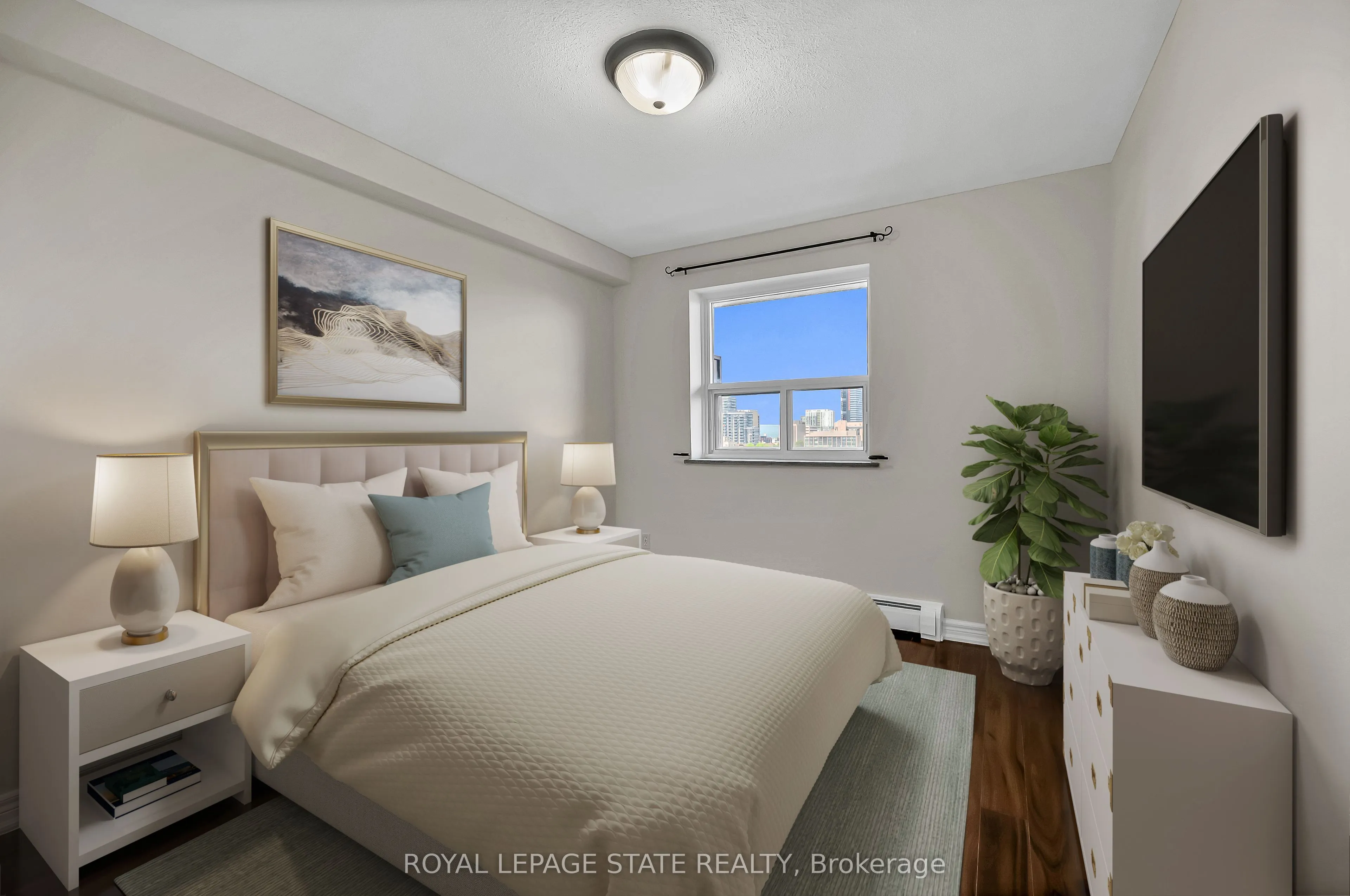 81 Charlton Avenue E, #702