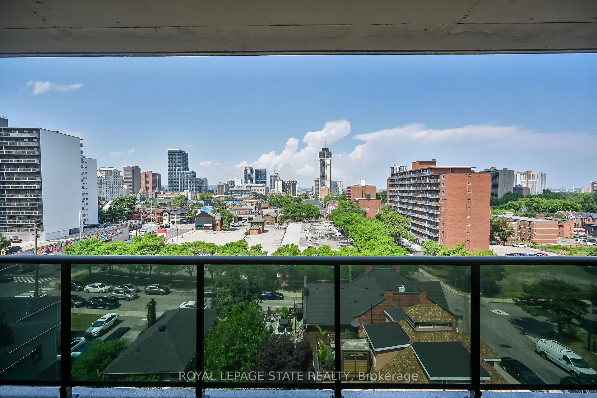 81 Charlton Avenue E, #702