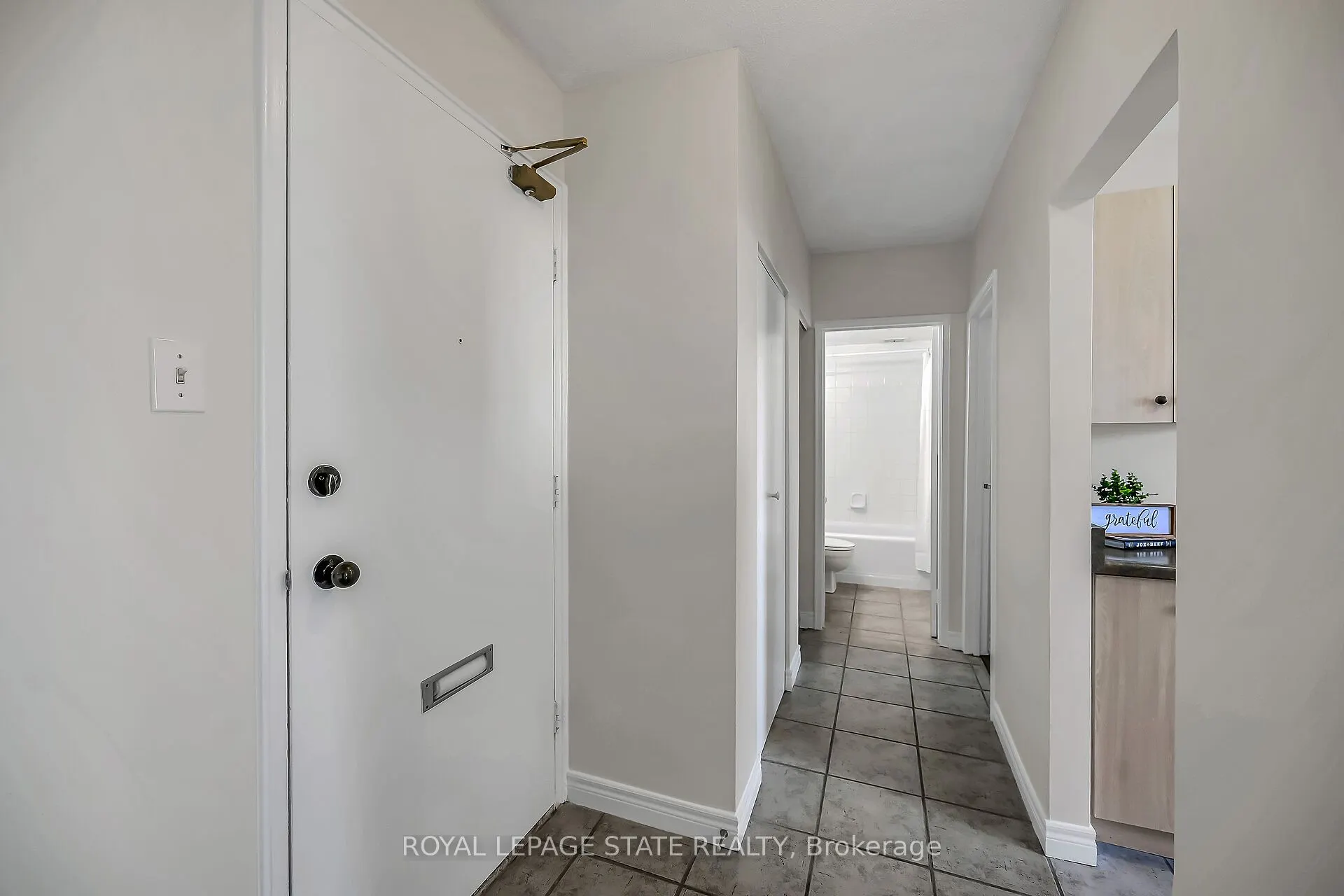 81 Charlton Avenue E, #702
