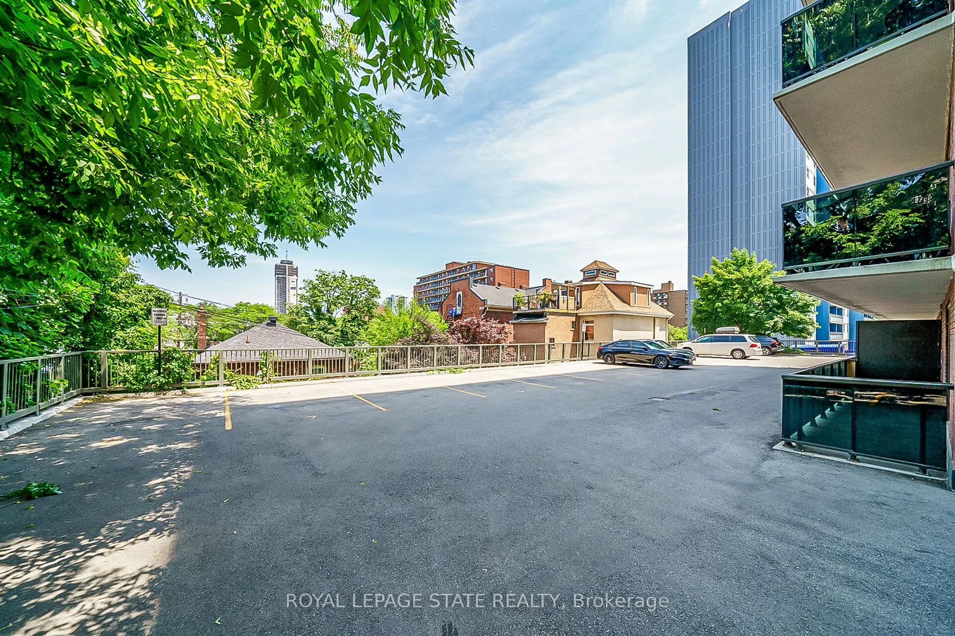 81 Charlton Avenue E, #702