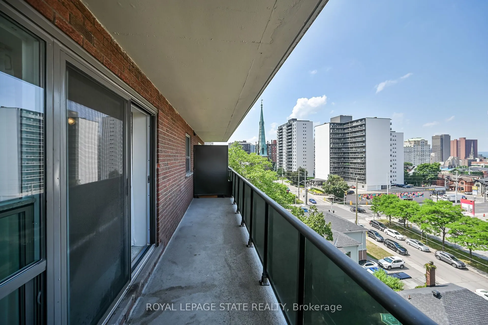 81 Charlton Avenue E, #702