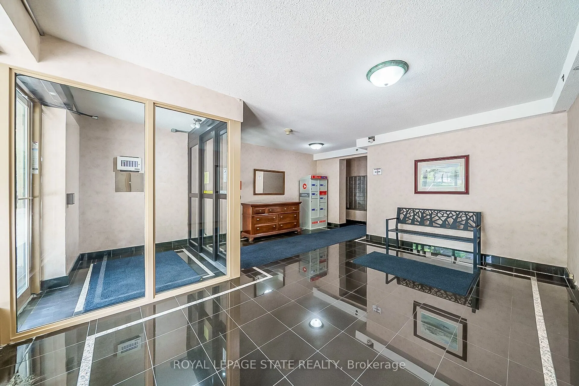 81 Charlton Avenue E, #702
