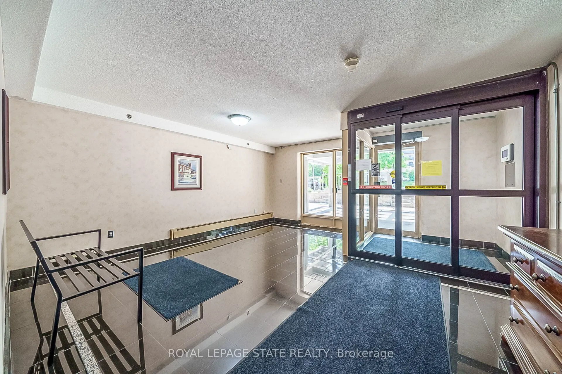 81 Charlton Avenue E, #702