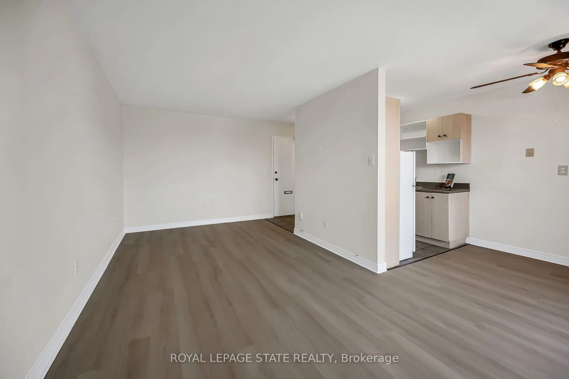 81 Charlton Avenue E, #702