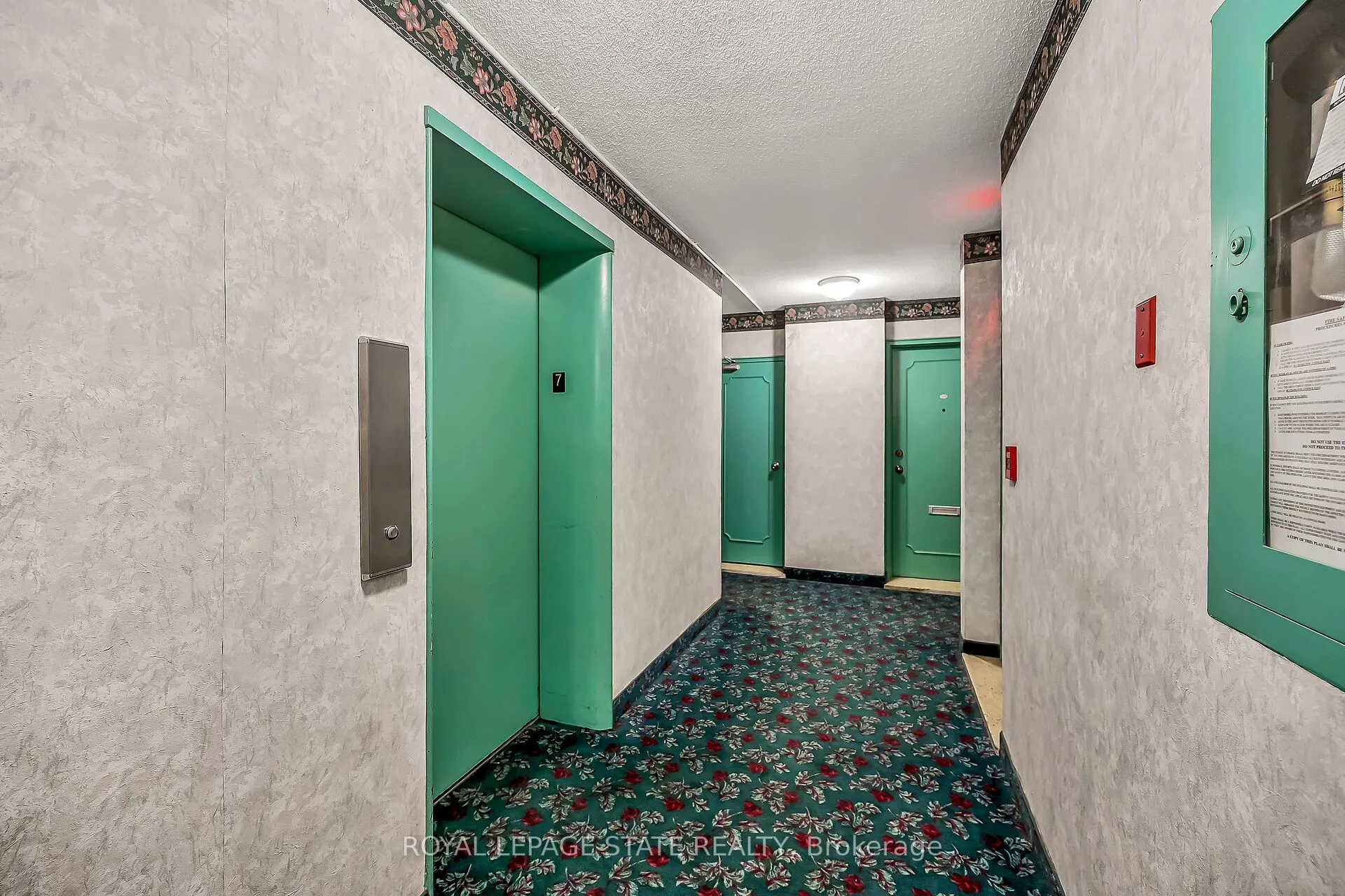 81 Charlton Avenue E, #702