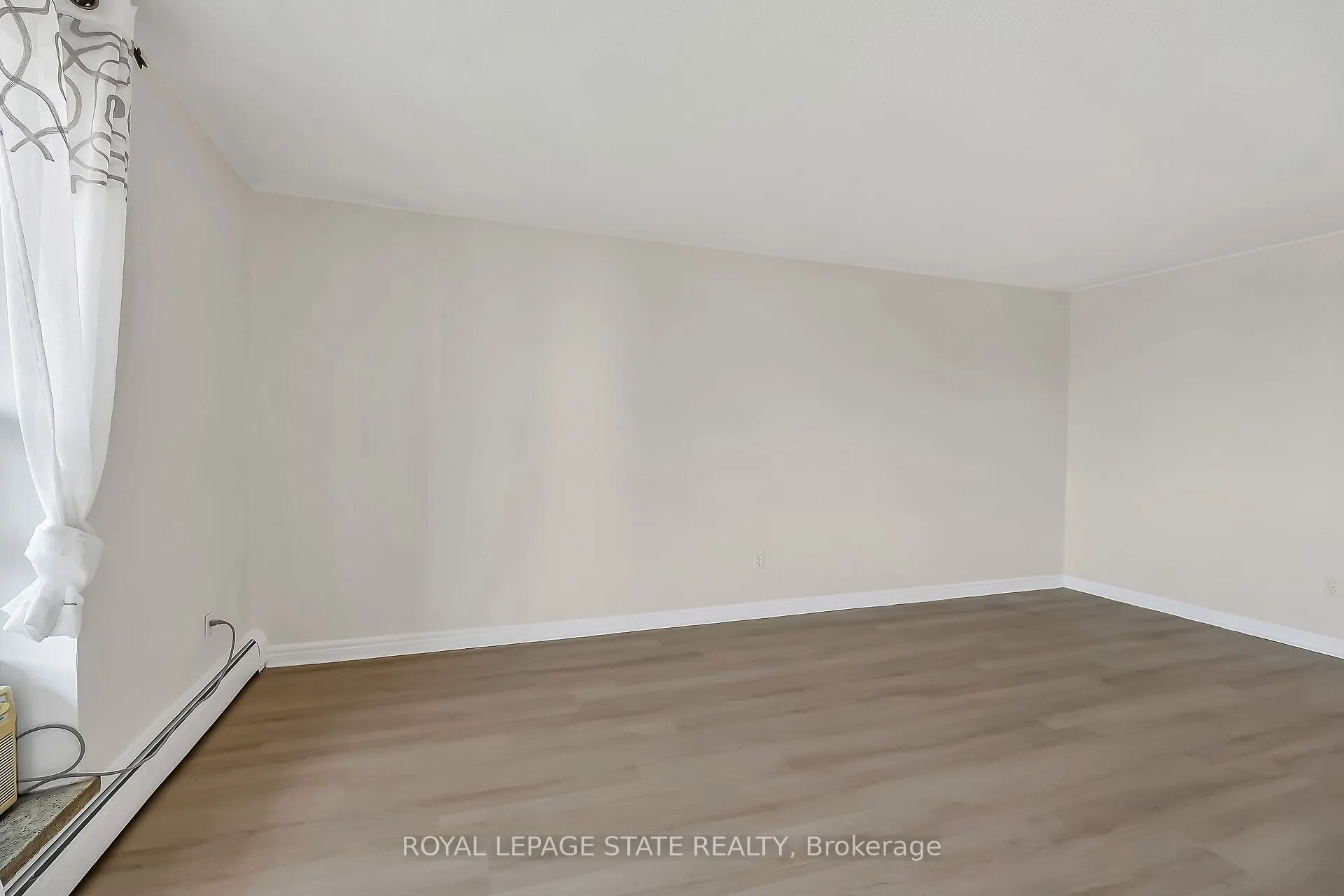 81 Charlton Avenue E, #702