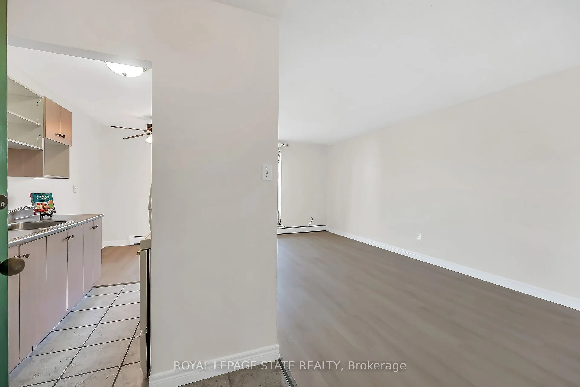 81 Charlton Avenue E, #702