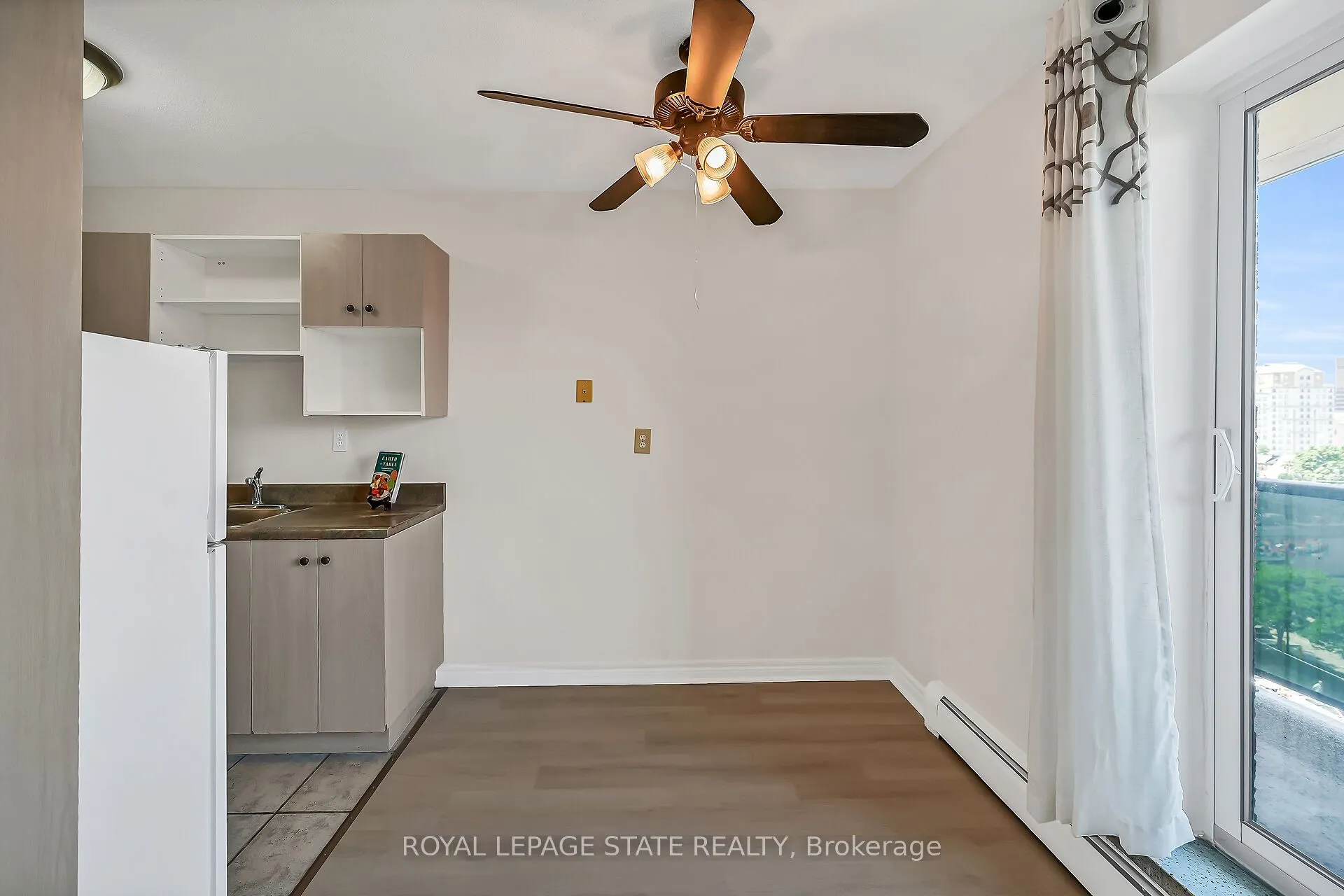 81 Charlton Avenue E, #702