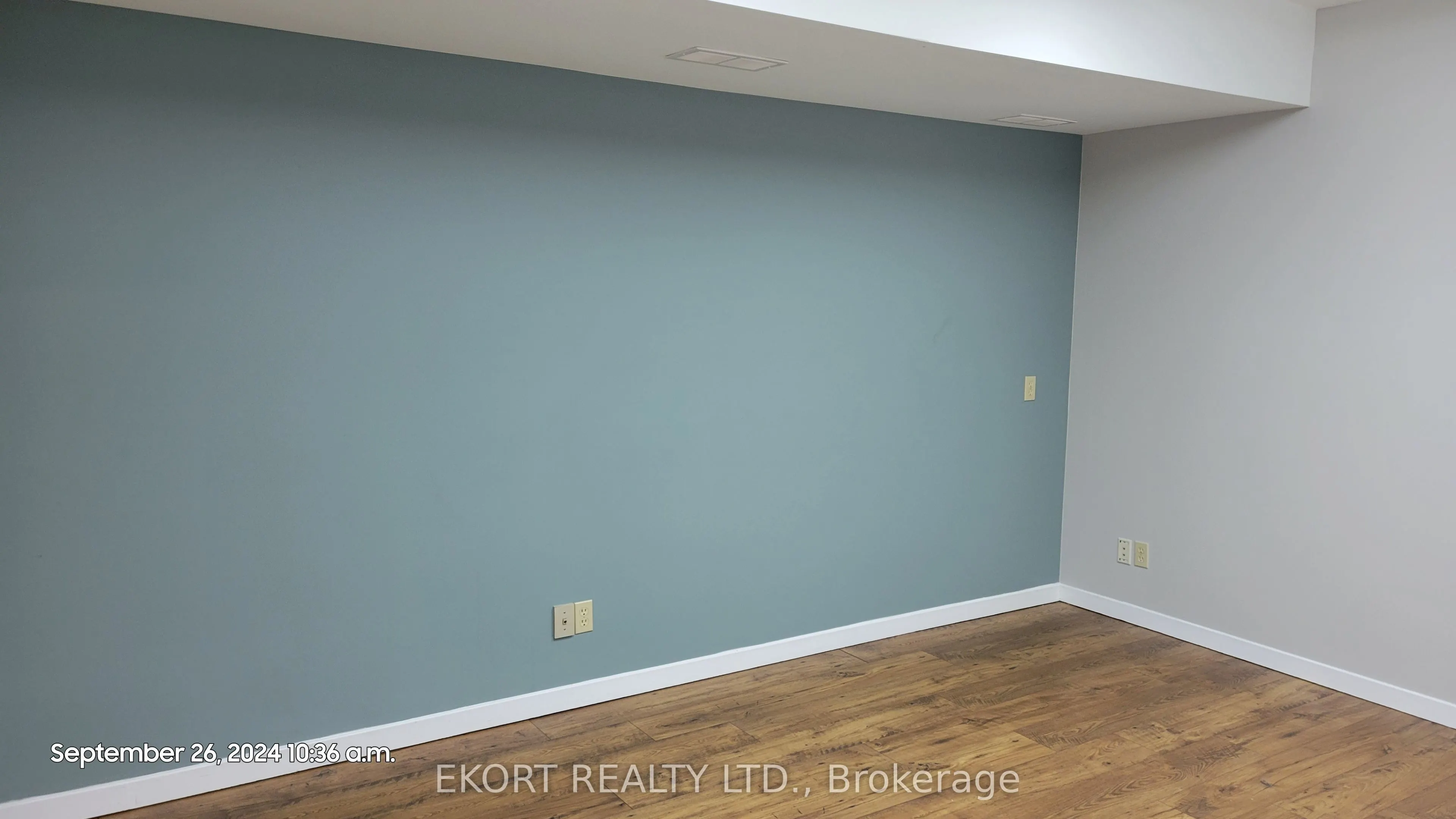 82 Dundas Street W, #A