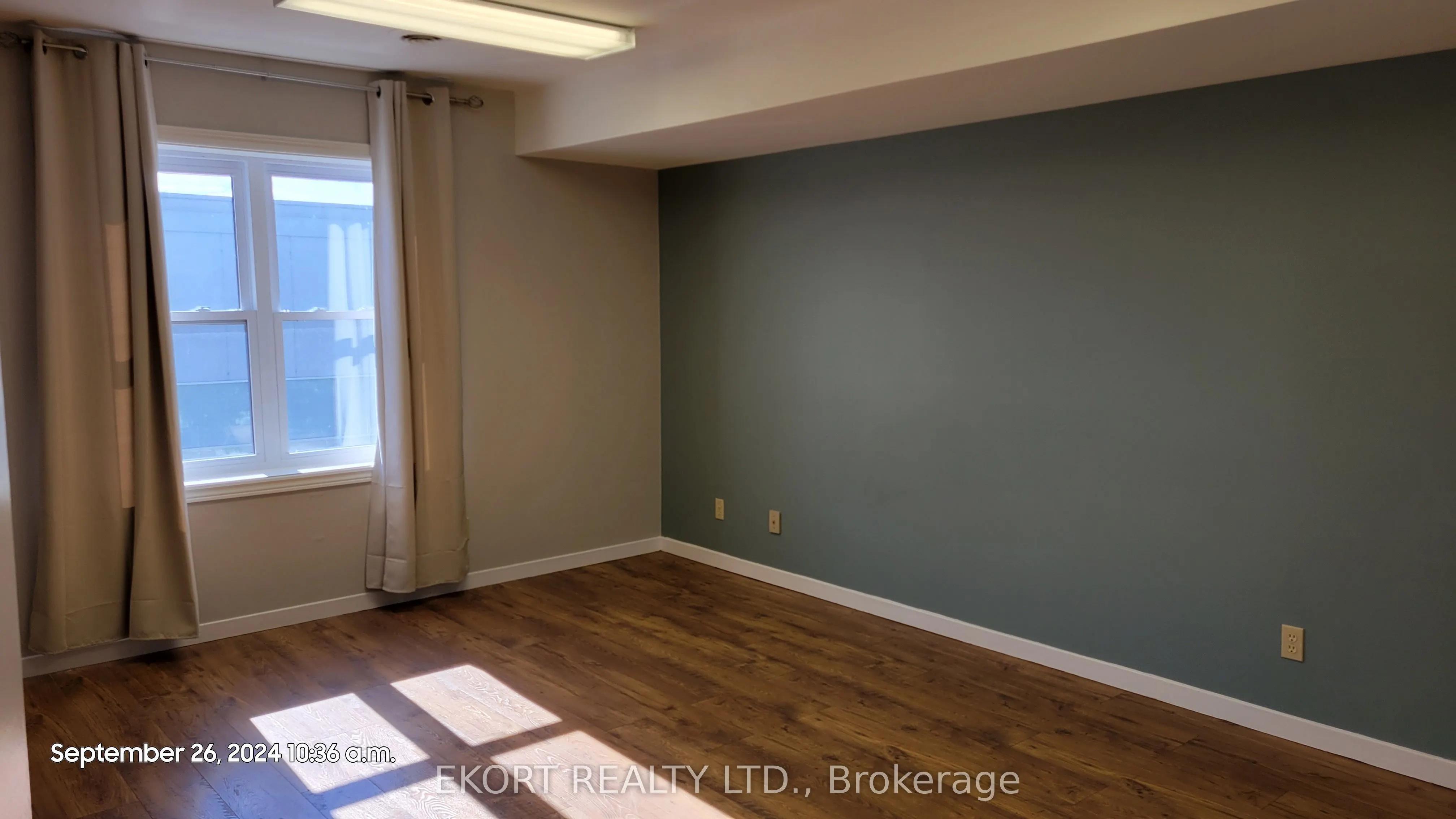 82 Dundas Street W, #A