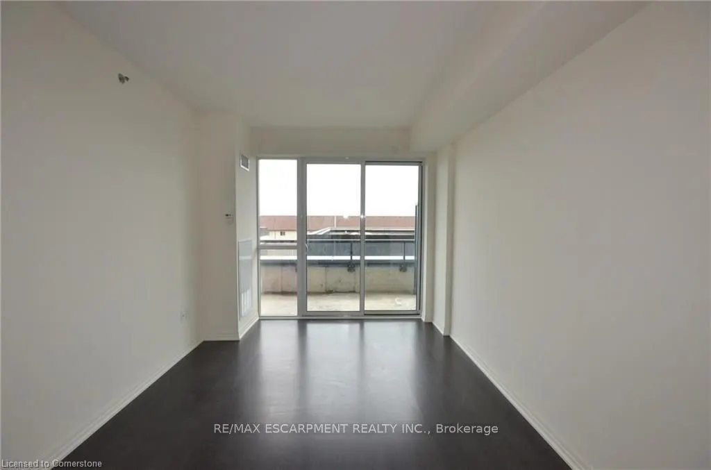 560 North Service Road, #203
